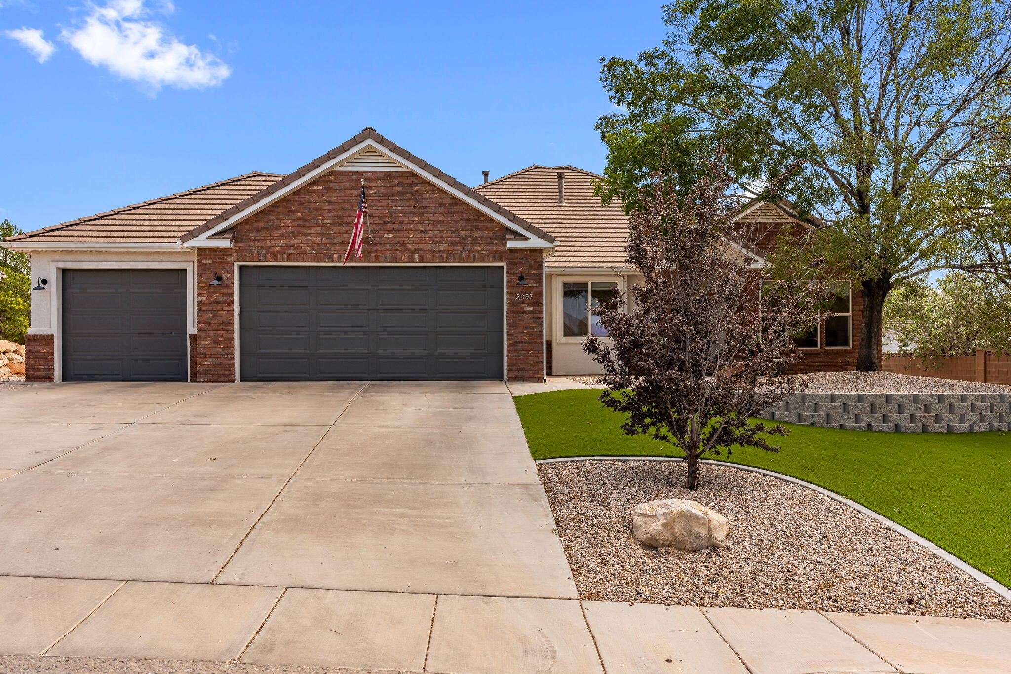 2297 S 1880 East ST, St George, UT 84790 — photo 1