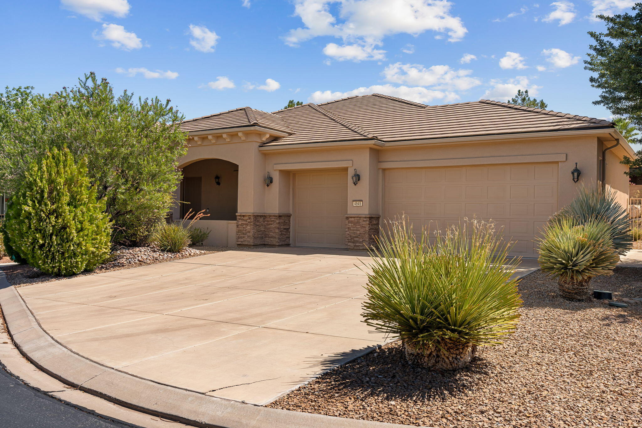 4945 Accolade CIR, St George, UT 84790 — photo 1