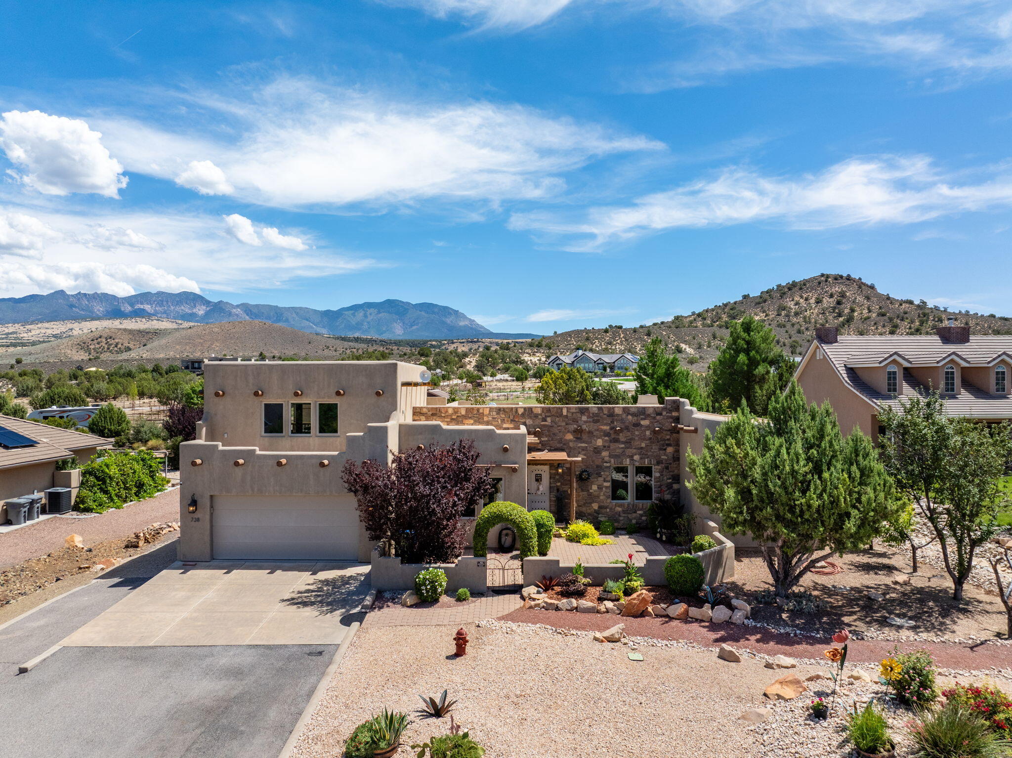 738 N High Ground DR, Dammeron Valley, UT 84783