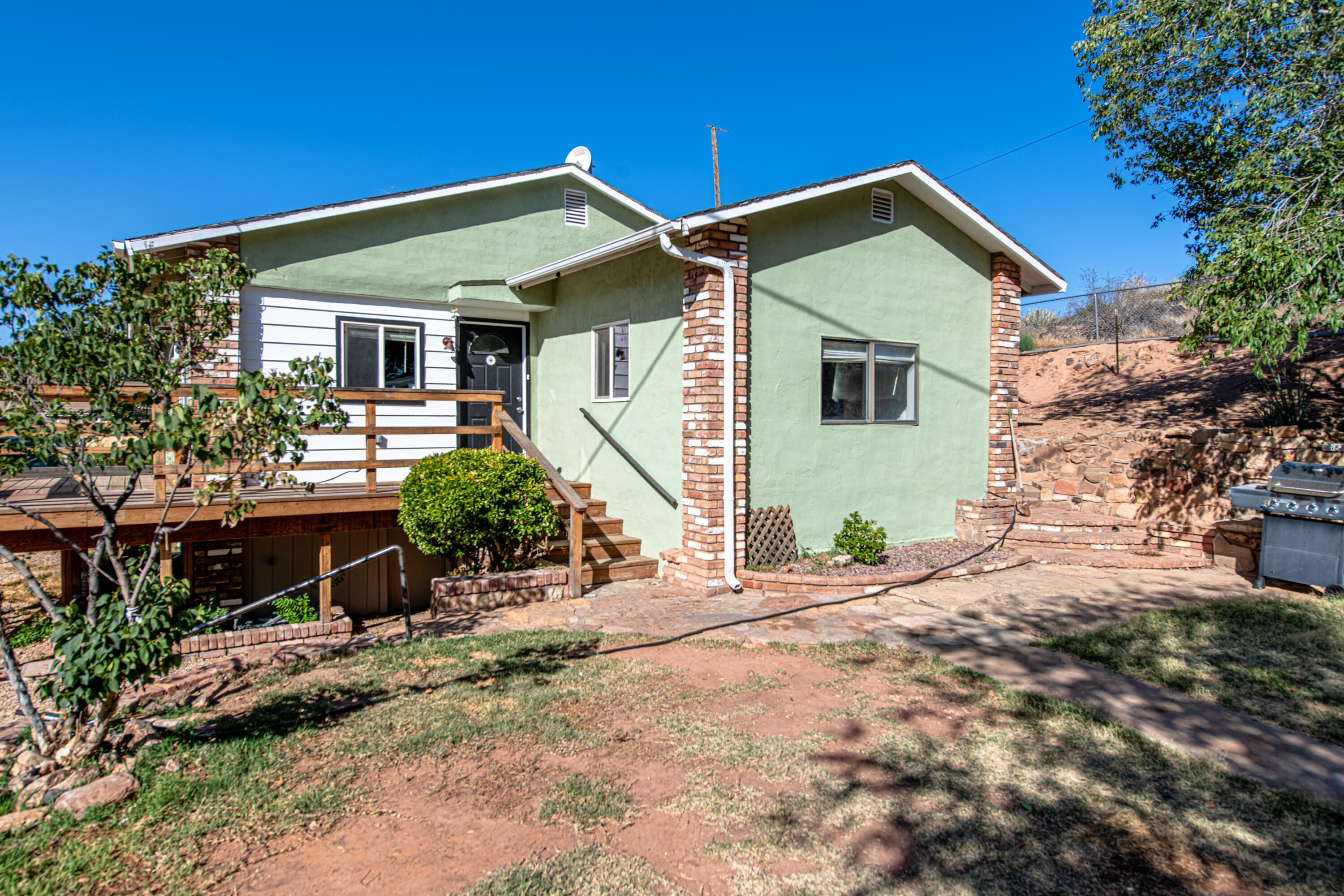 527 N Main ST, Hurricane, UT 84737 — photo 1