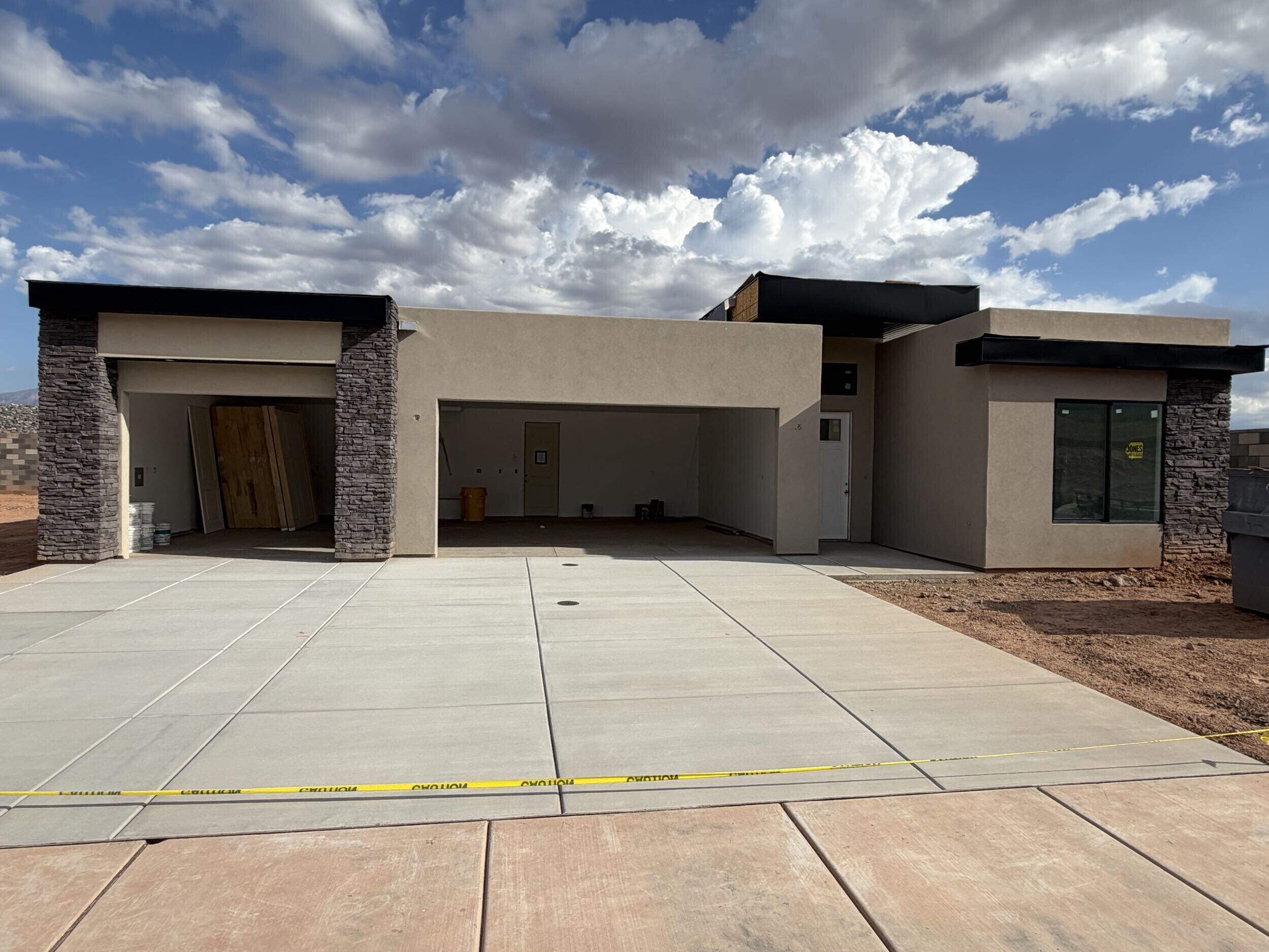 1758 W Monument Valley RD, Hurricane, UT 84737 — photo 1