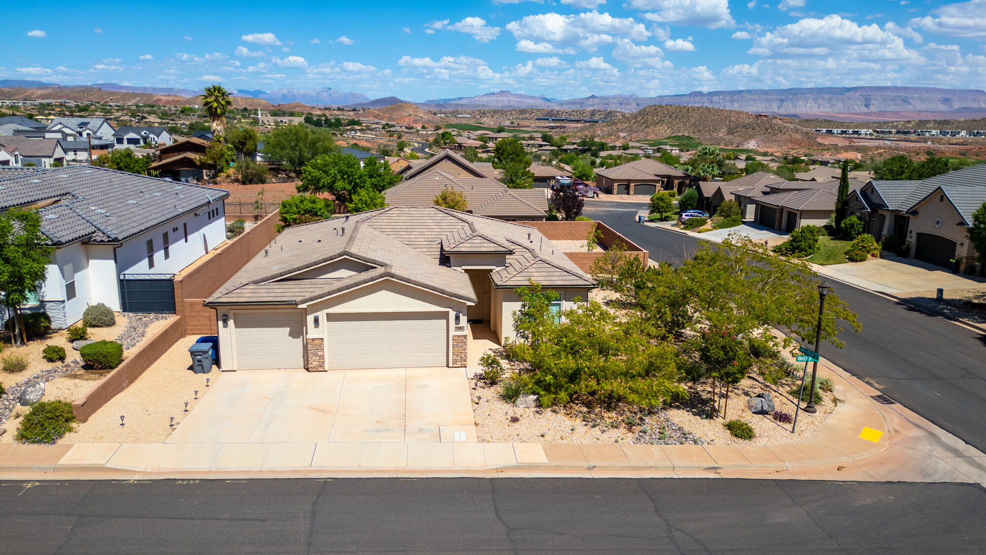 1804 Rimview DR, Washington, UT 84780 — photo 1