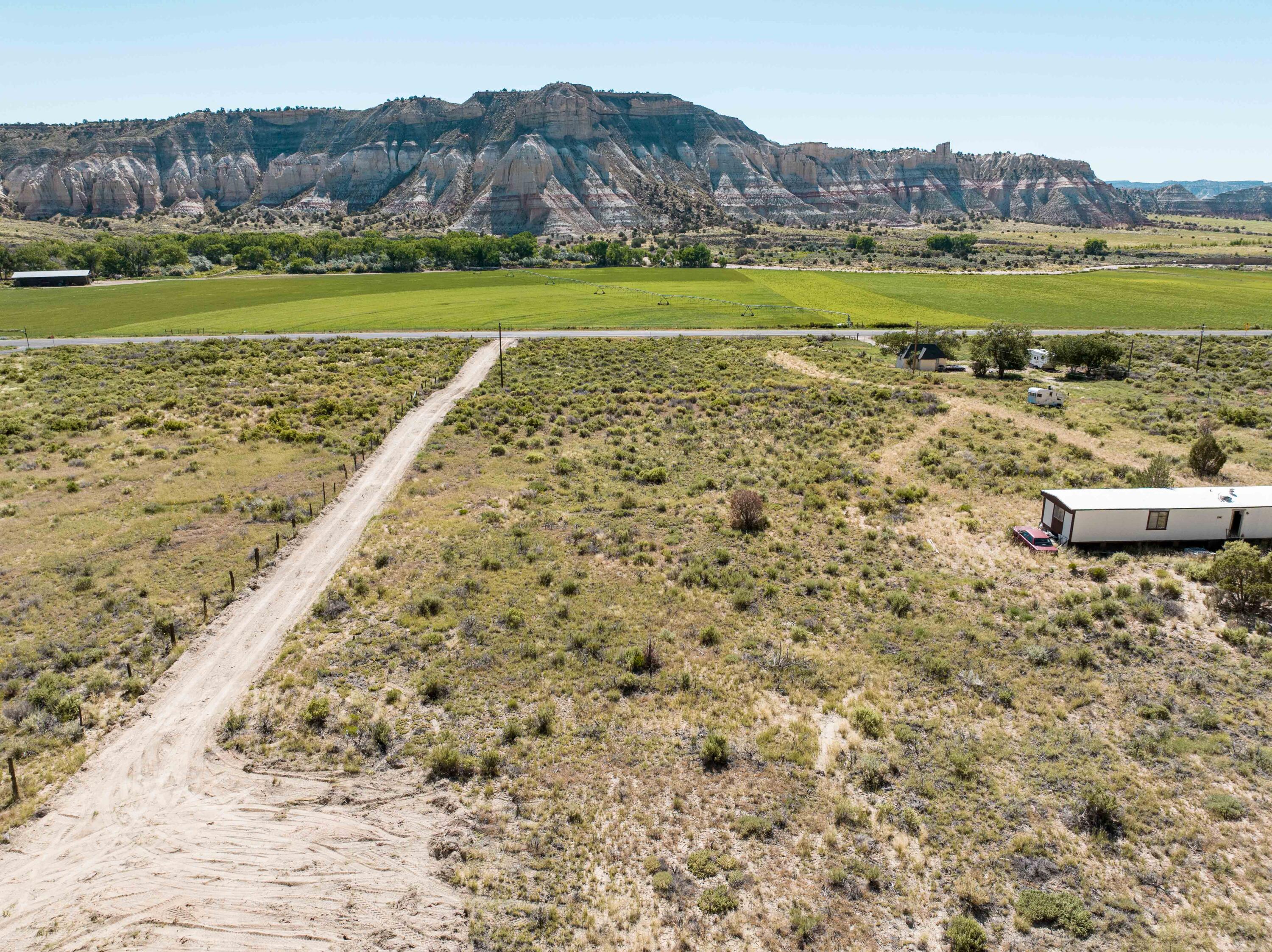 689 Utah 12, Cannonville, UT 84718