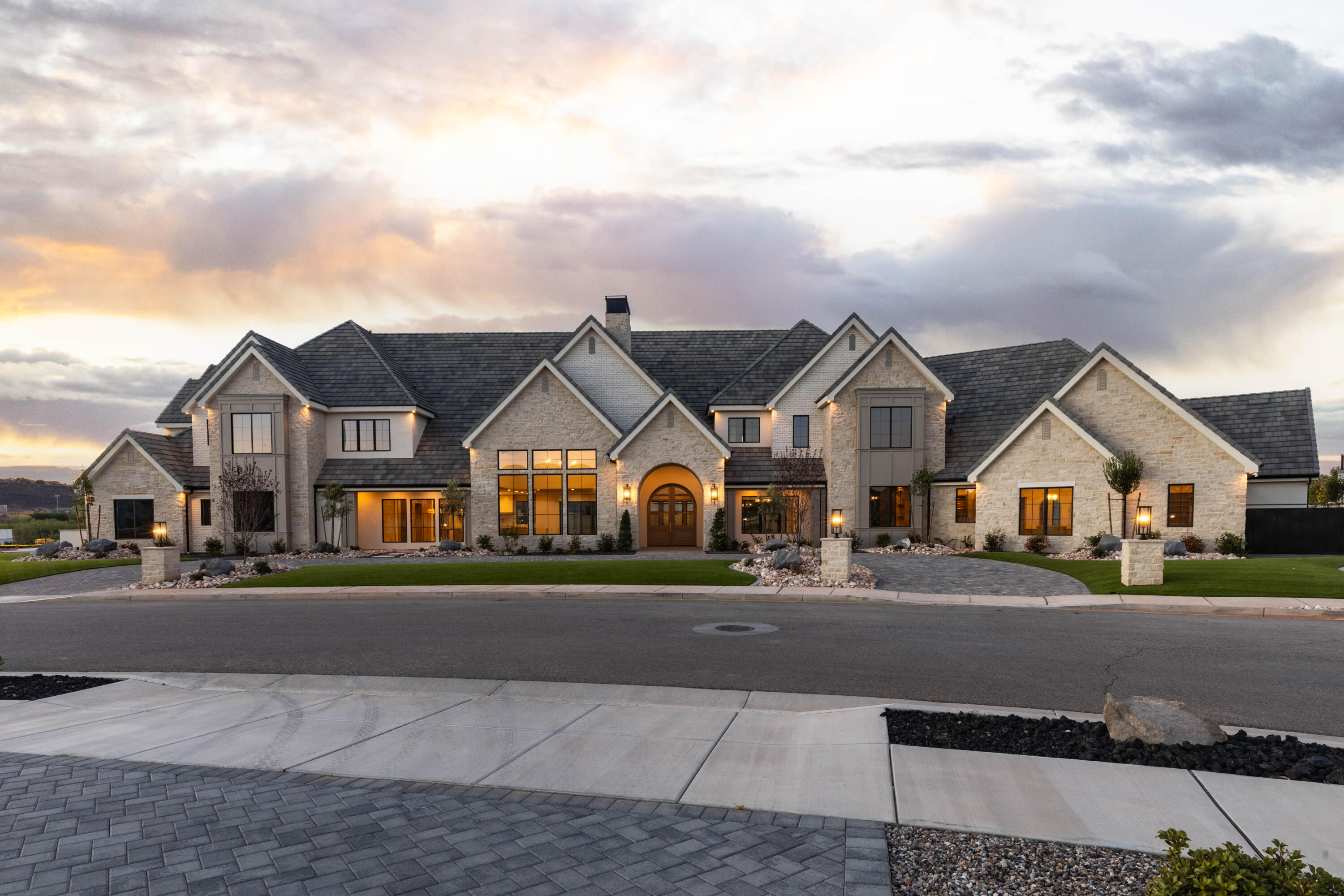 2585 E Waters Edge CIR, St George, UT 84790 — photo 1