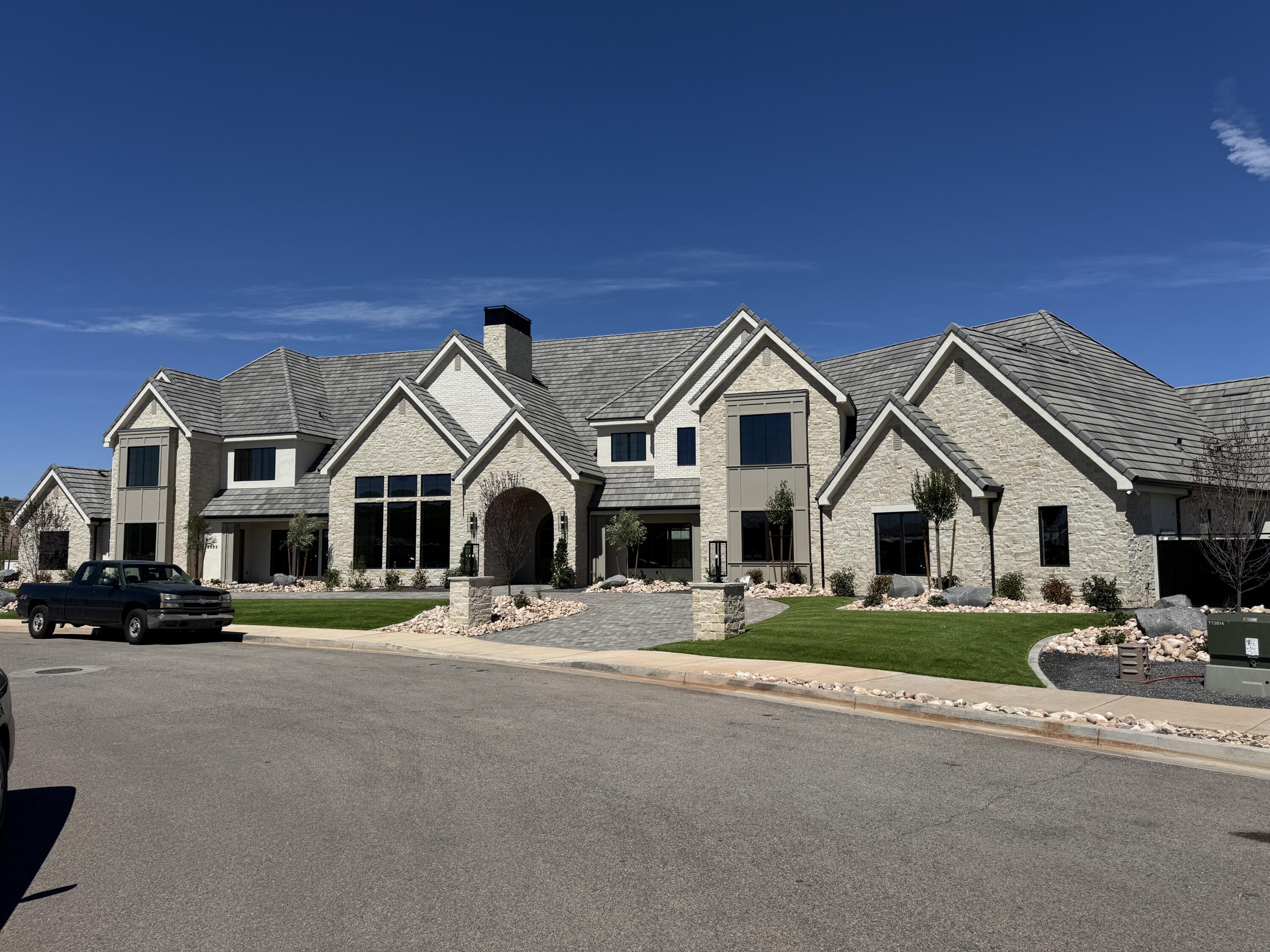 2585 E Waters Edge CIR, St George, UT 84790