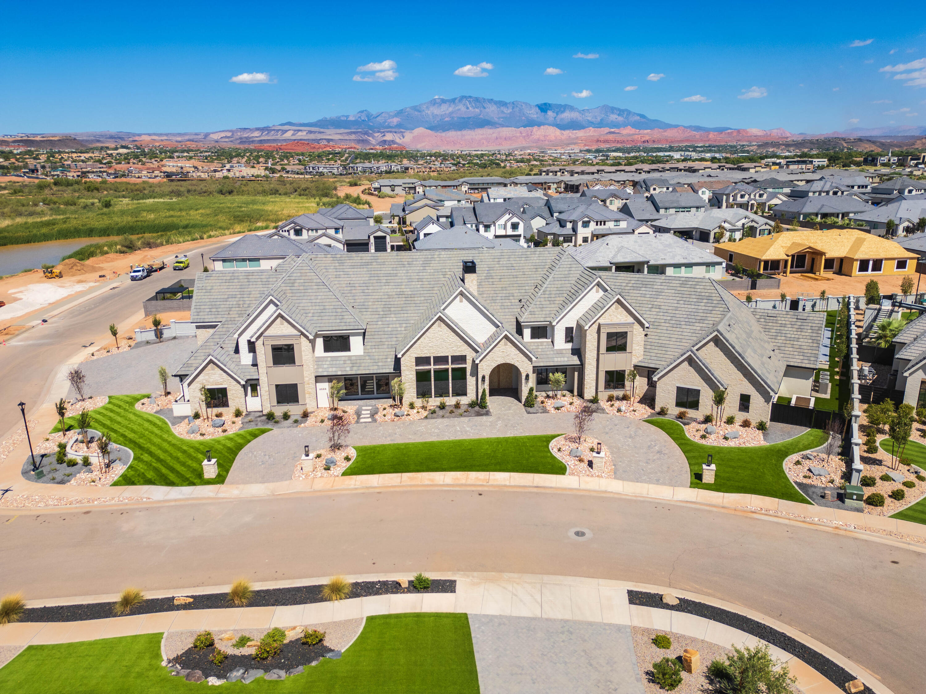 2585 E Waters Edge CIR, St George, UT 84790