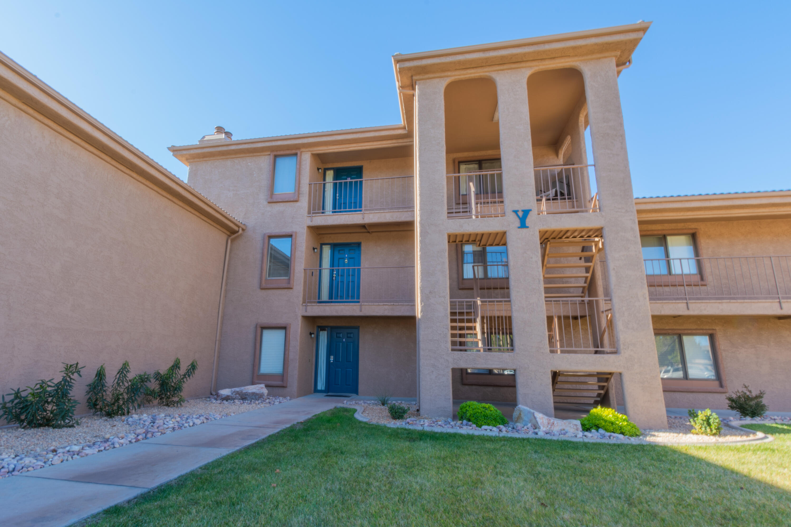 860 S Village RD Y8, St George, UT 84770 — photo 1