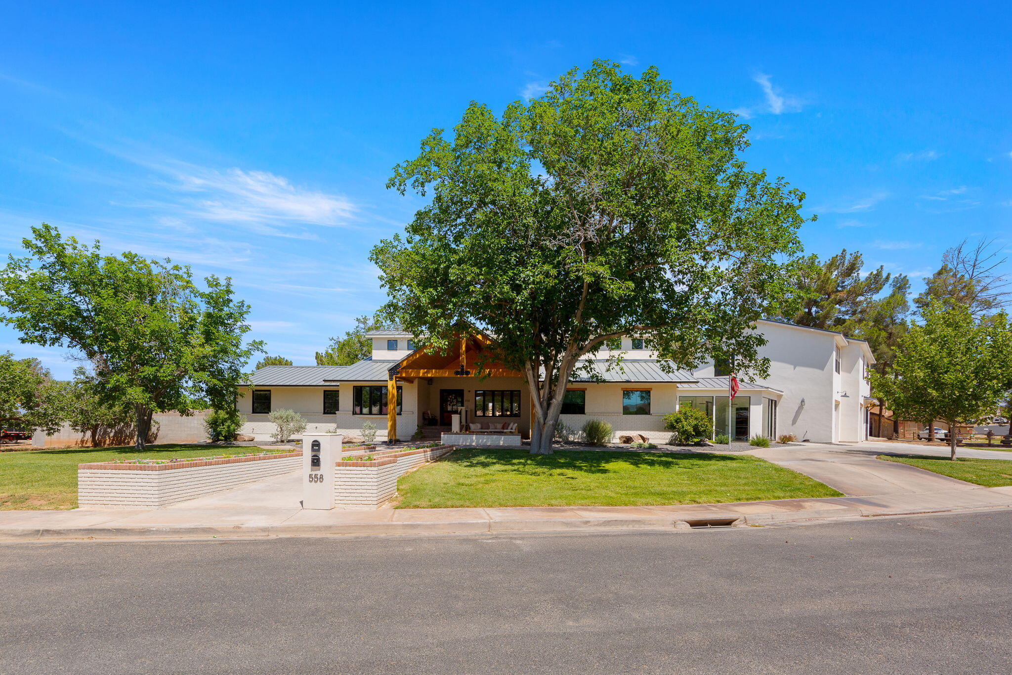 558 W DEL MAR DR, St George, UT 84790 — photo 1