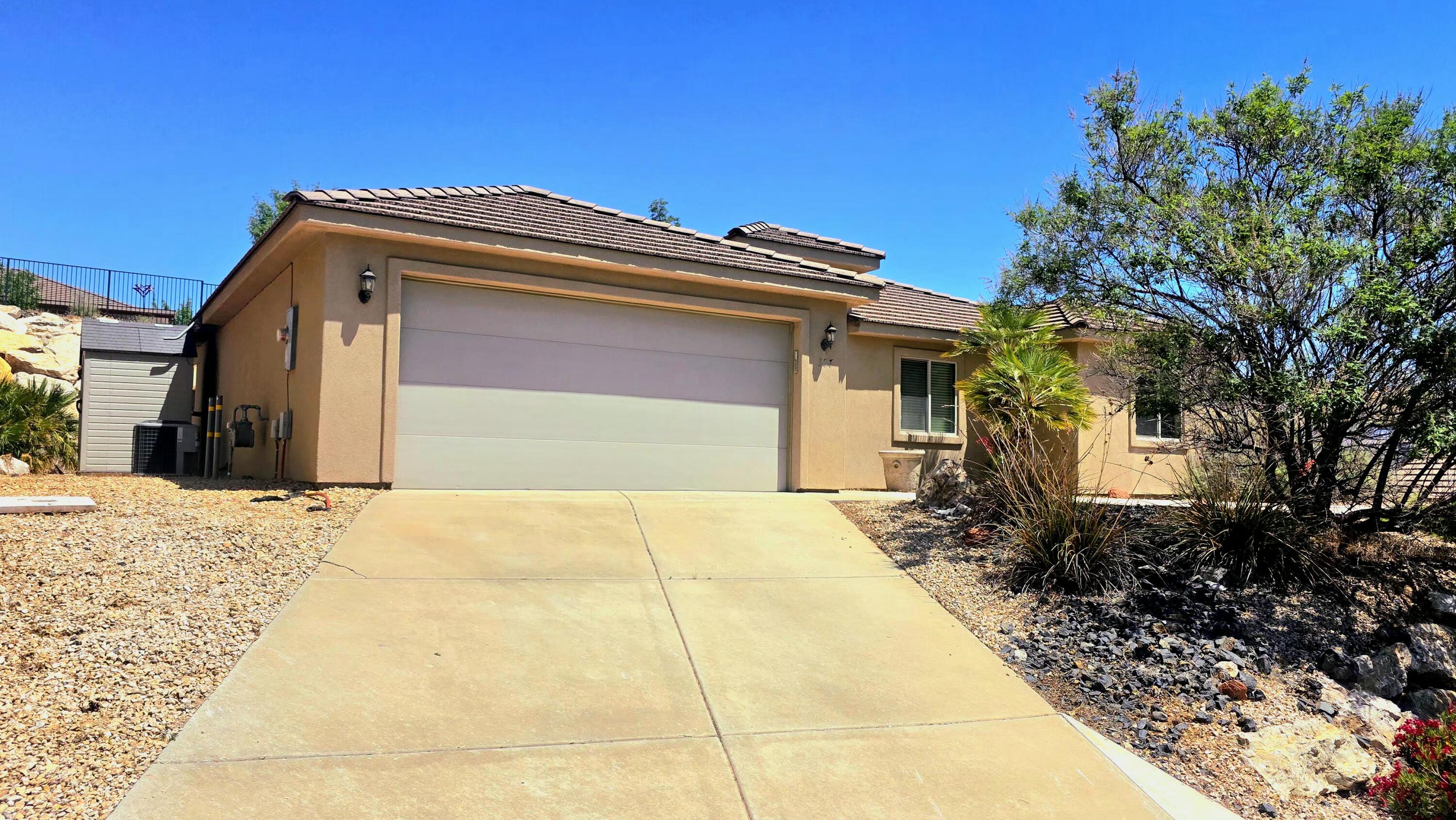 357 E 860 N, Hurricane, UT 84737 — photo 1