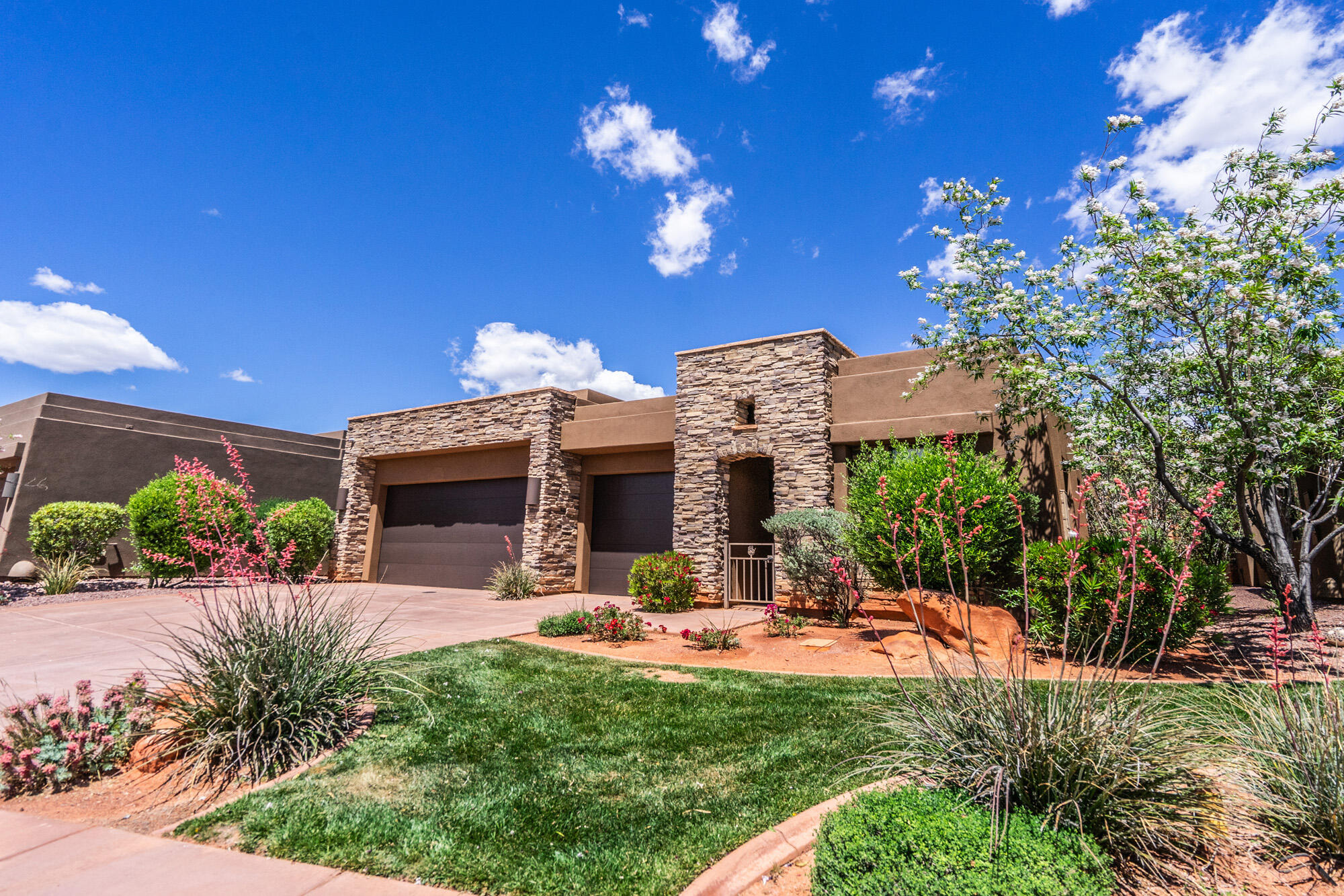 2139 W Cougar Rock CIR 142, St George, UT 84770 — photo 1