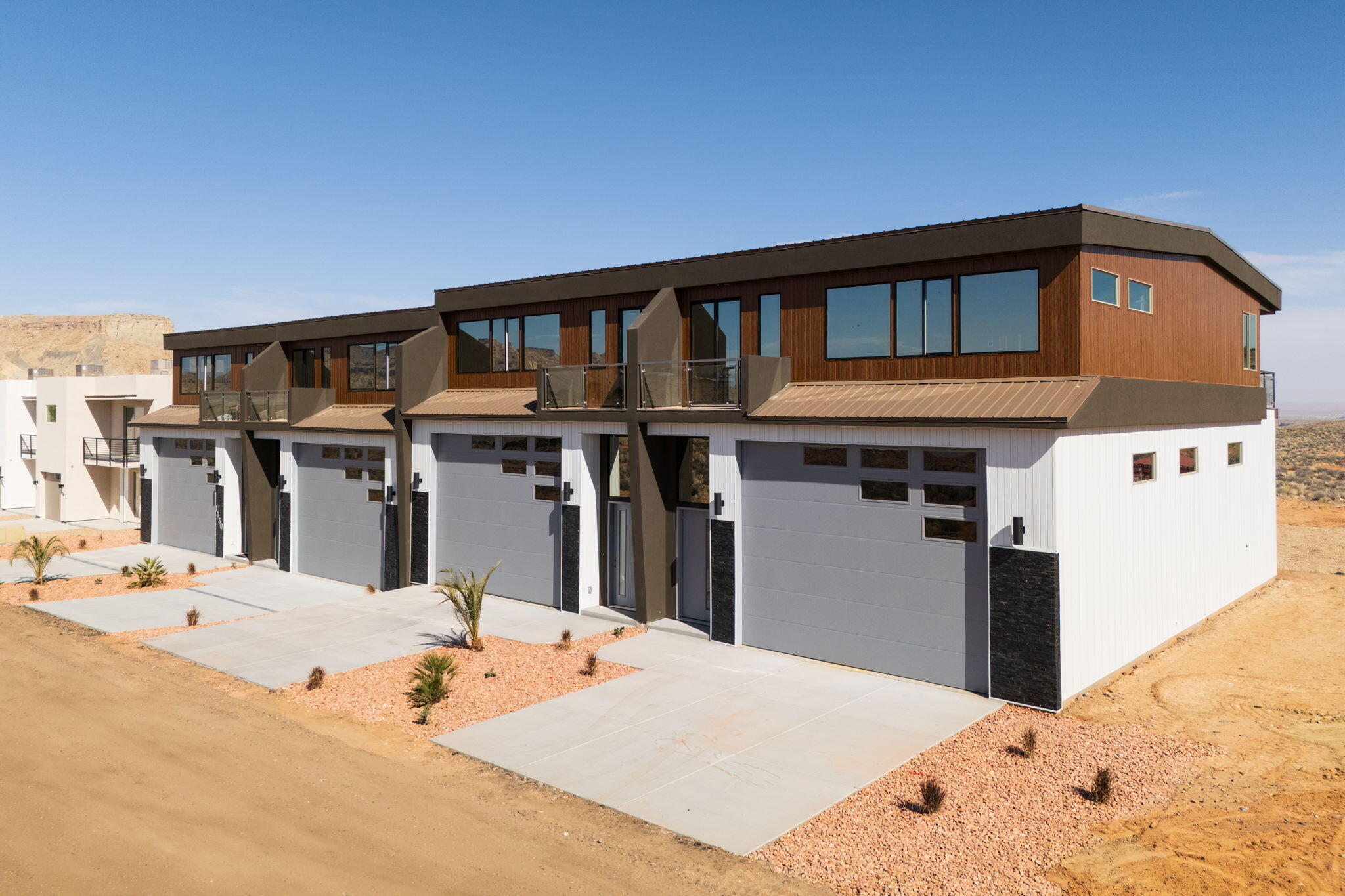 1330 E Lone Rock