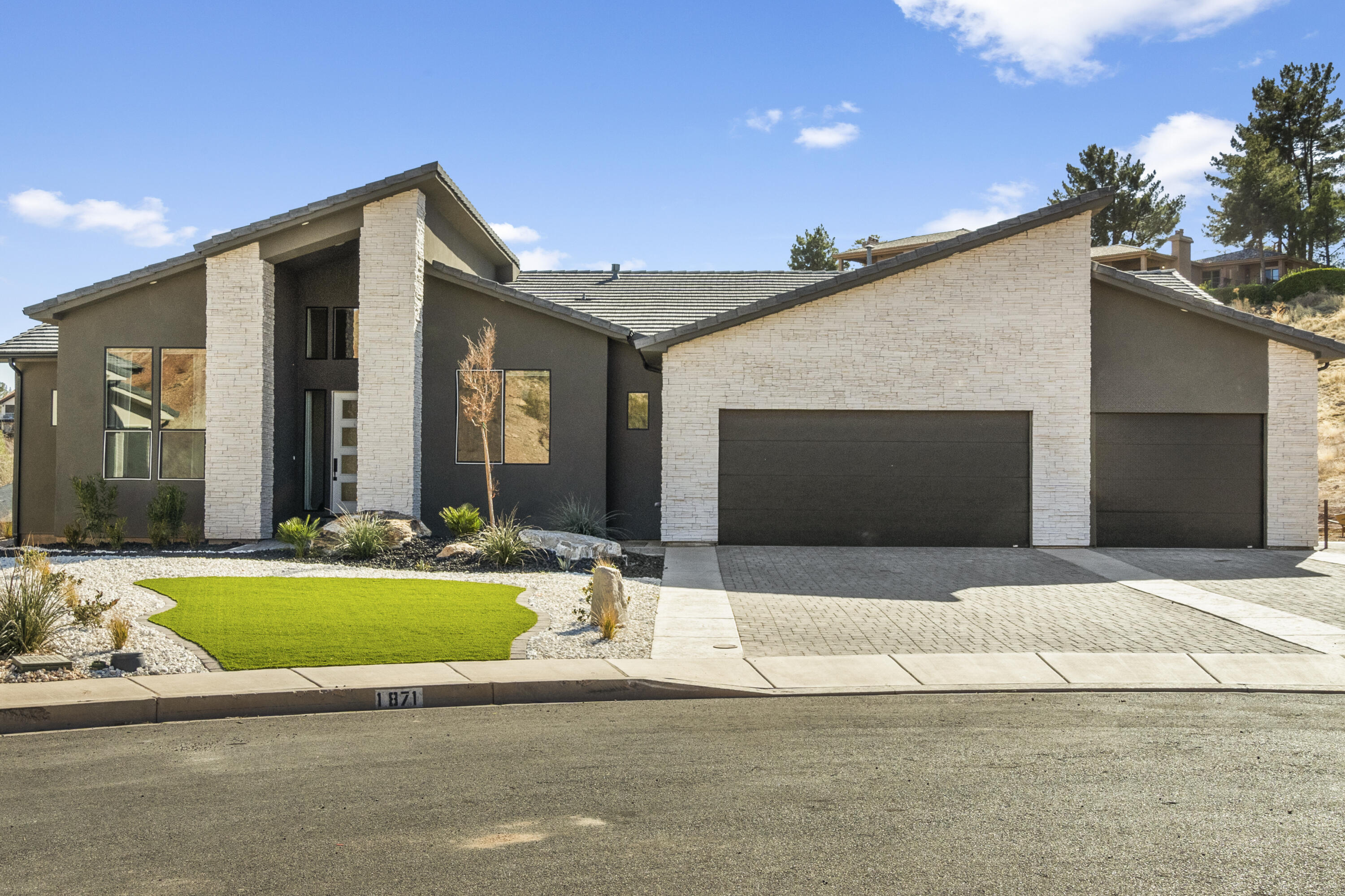1871 W 740 S, St George, UT 84770 — photo 1
