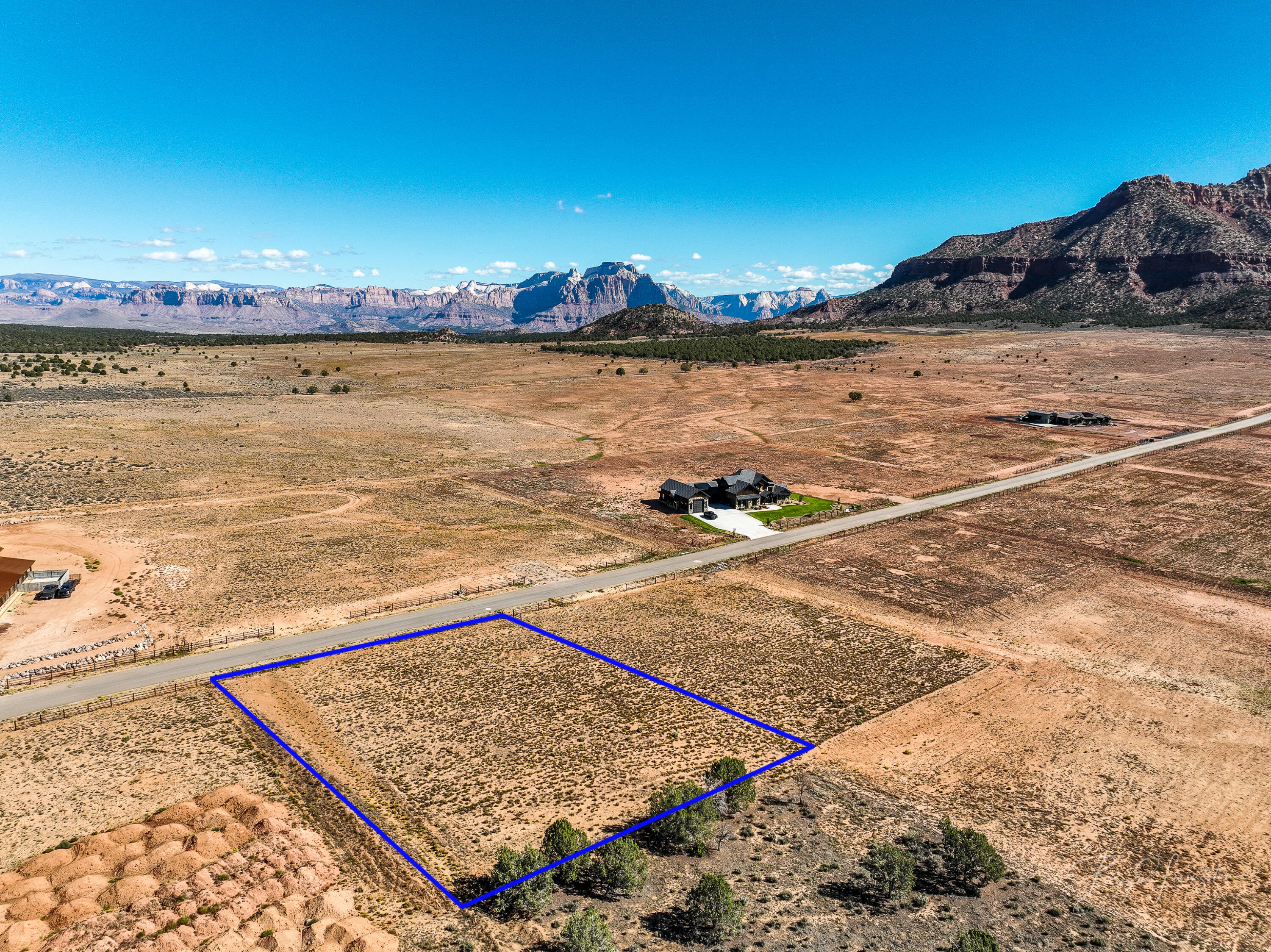 Daybreak Mesa Dr. 17, Apple Valley, UT 84737 — photo 1