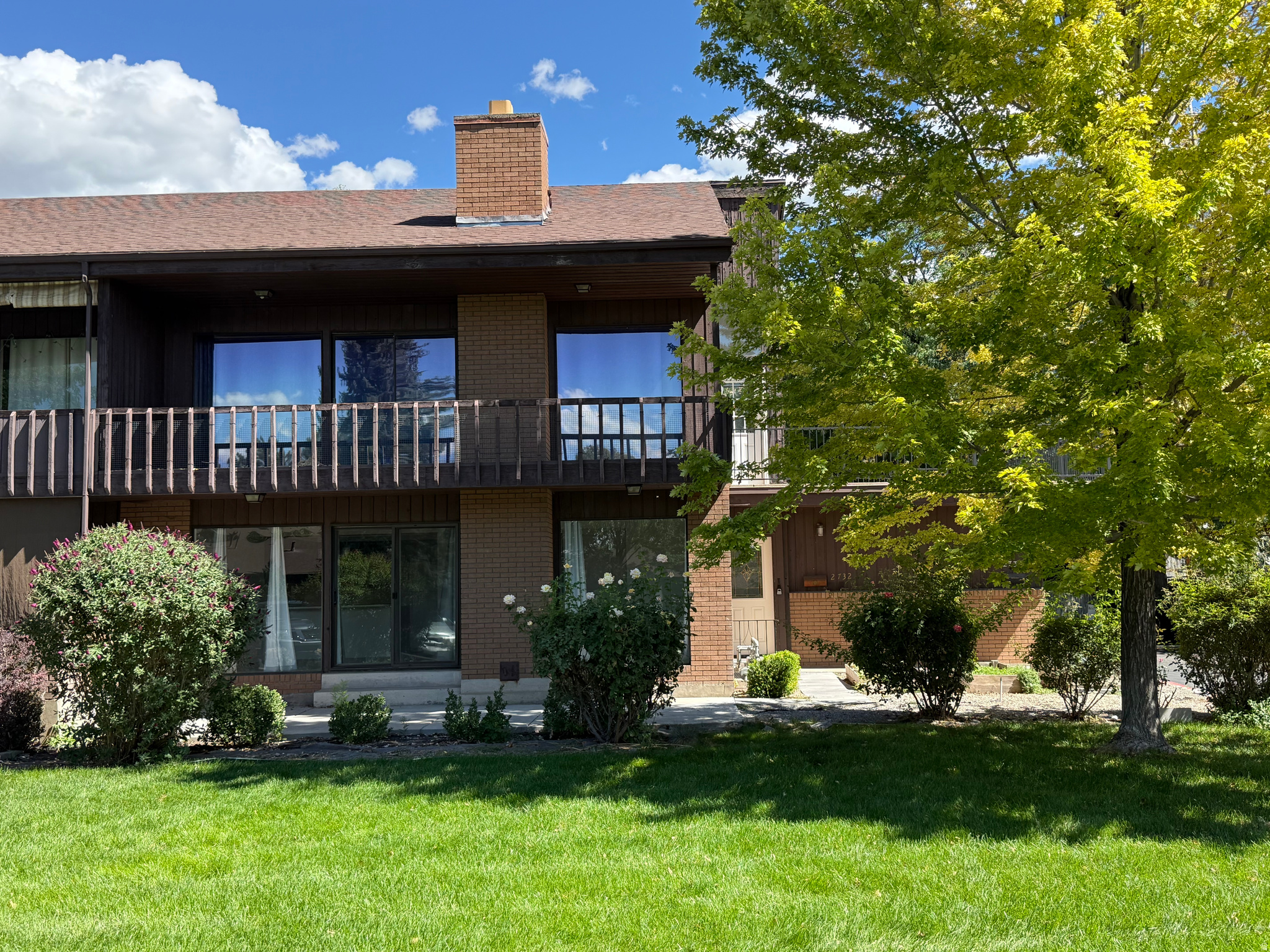 2732 N EDGEWOOD DR