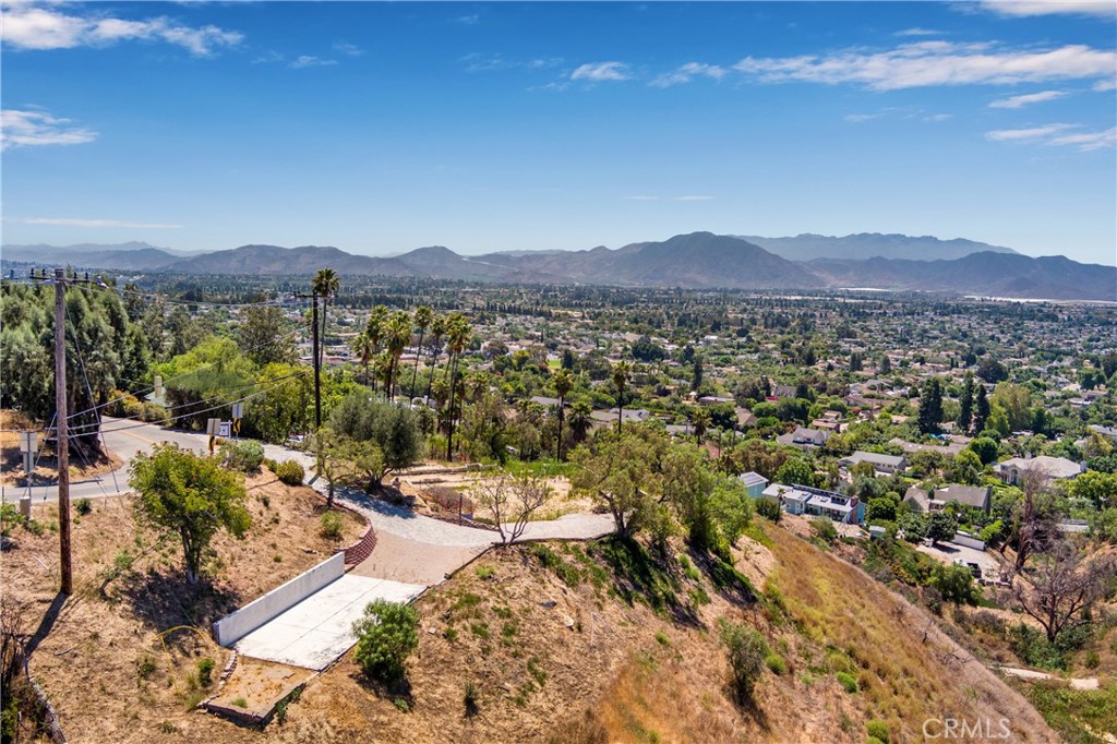 375 W Highland, Camarillo, CA 93010 — photo 1