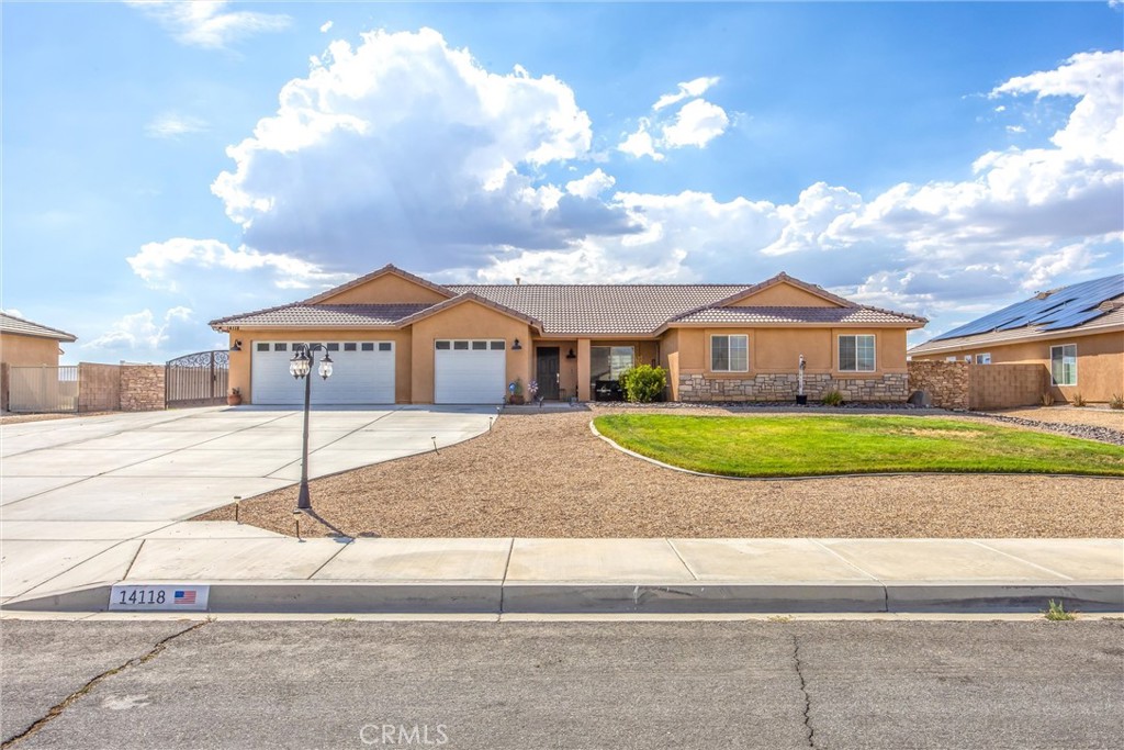 14118 Fresian, Apple Valley, CA 92307 — photo 1