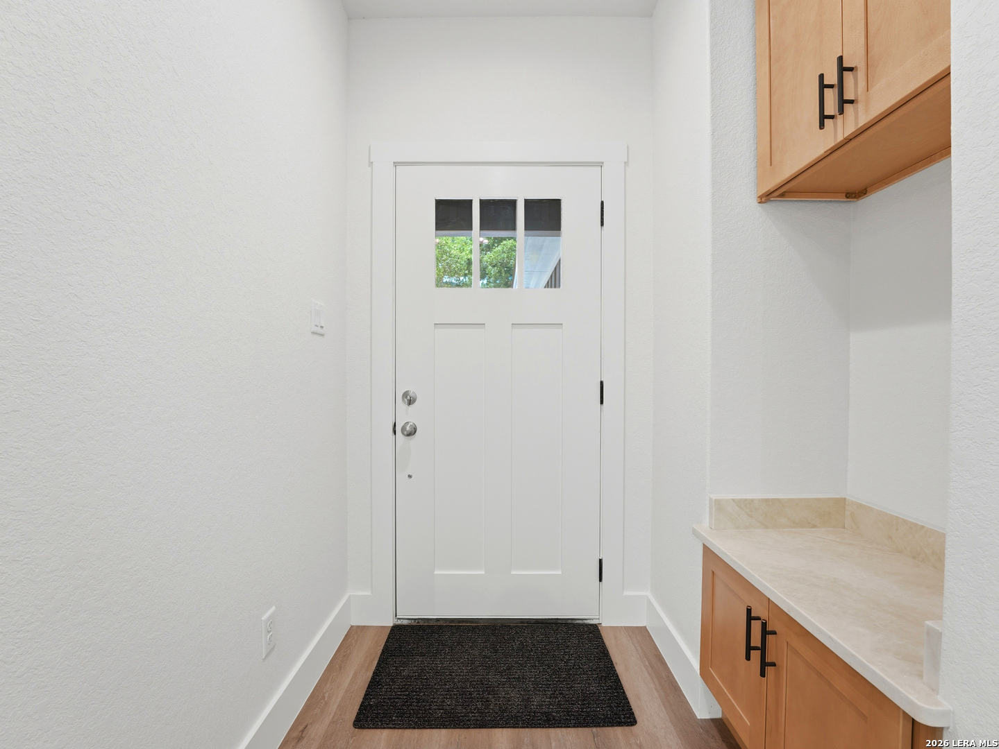 613 Elm St, , 78028 — photo 1