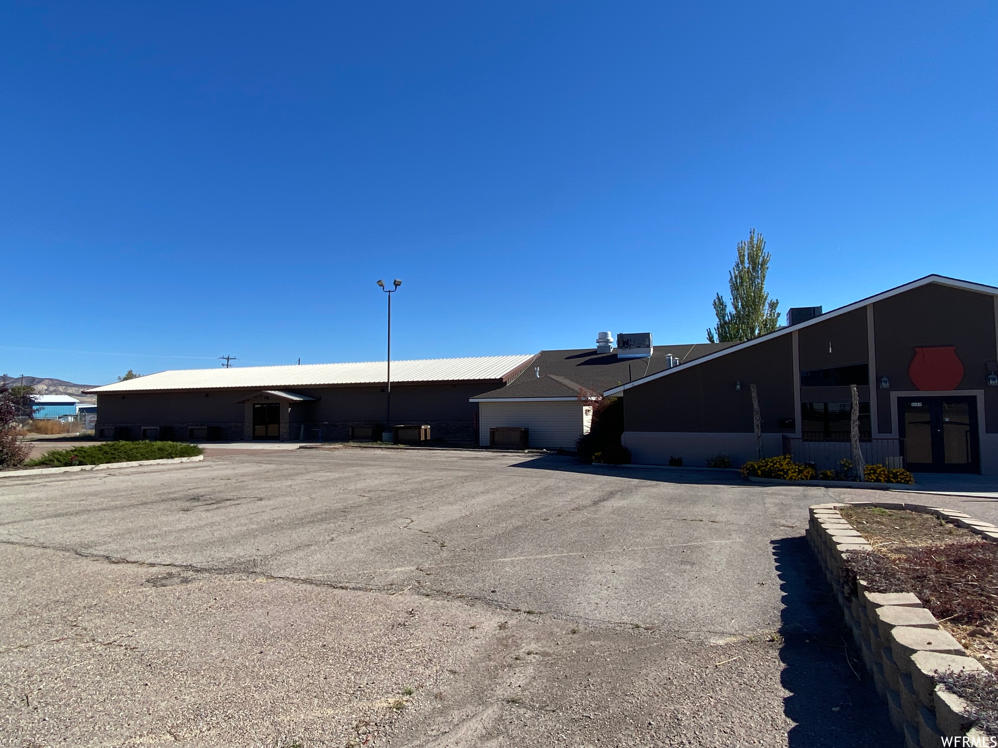 1089 E HWY 40