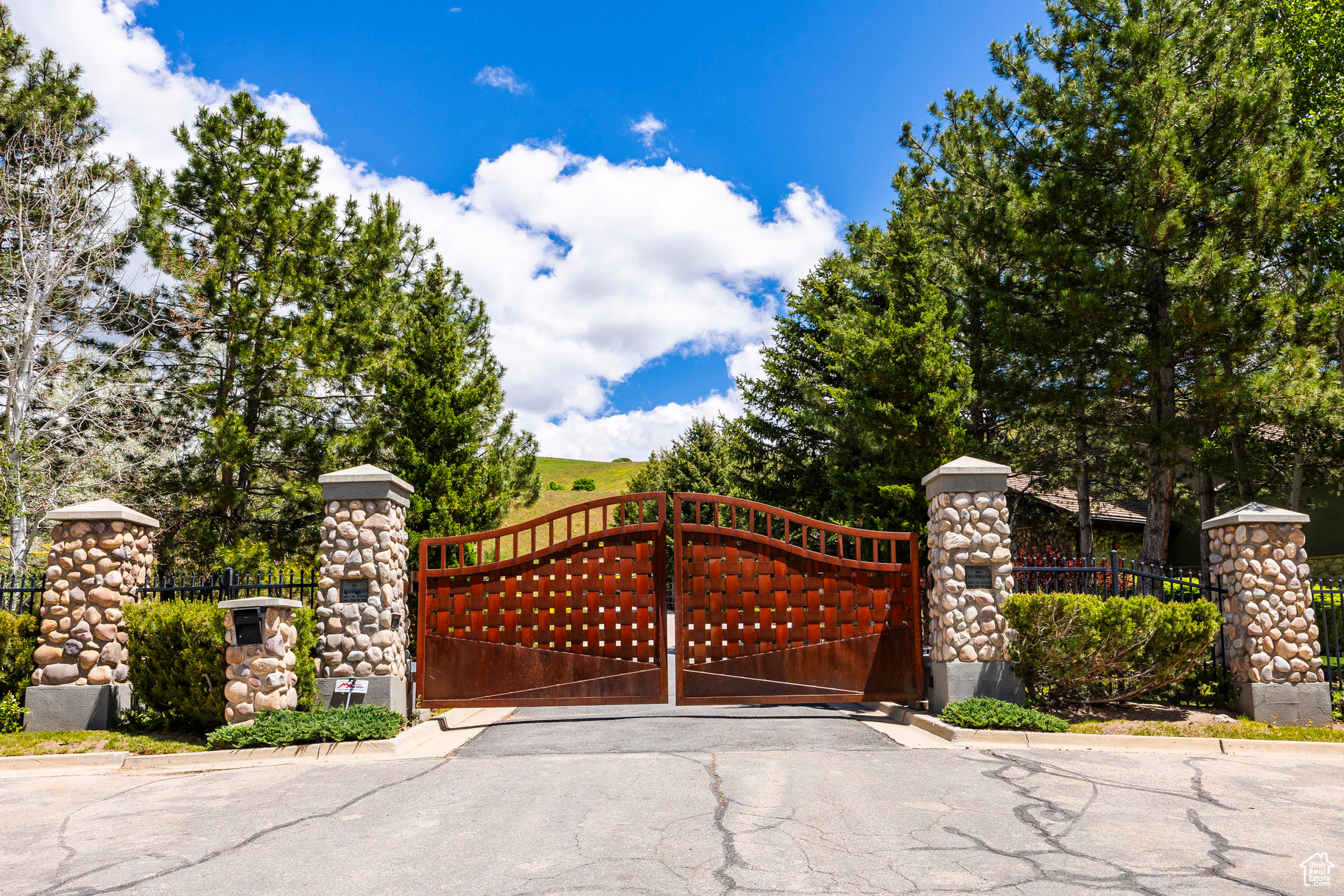 936 E NORTHVALE WAY, Salt Lake City, UT 84103 — photo 1