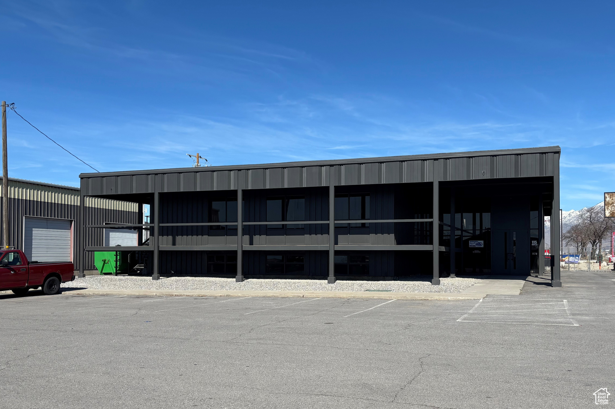 115 N GENEVA RD