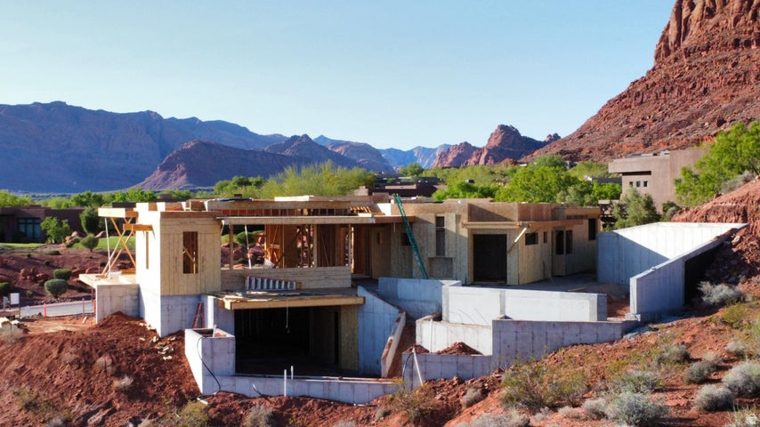 2111 W MAGATSU, St. George, UT 84770 — photo 1