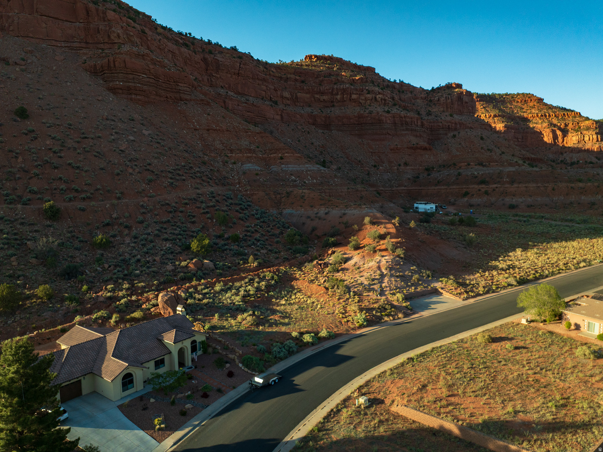 745 E COUNTRY CLUB DR, Kanab, UT 84741 — photo 1