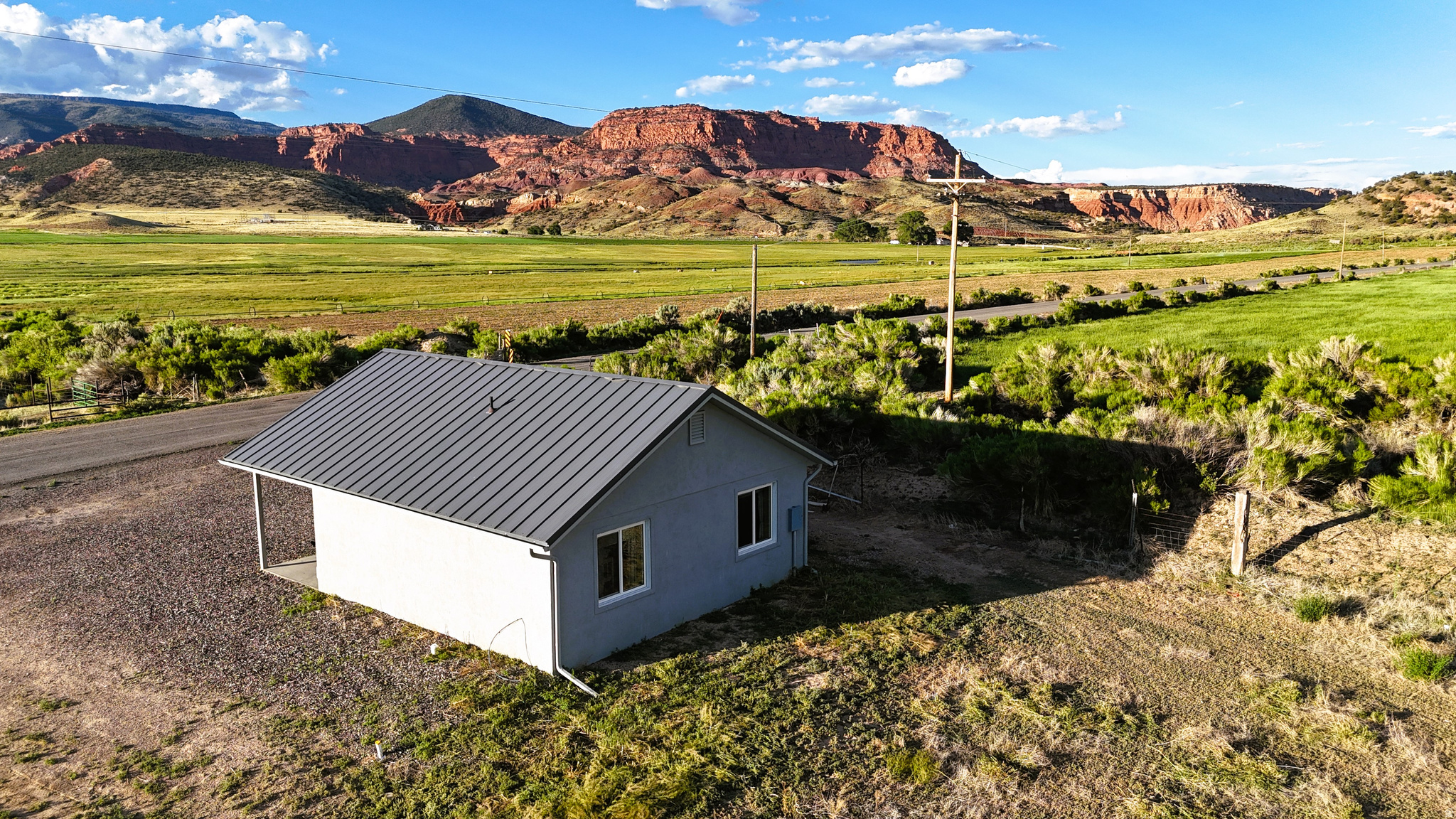 890 E HATCHERY RD, Bicknell, UT 84715 — photo 1