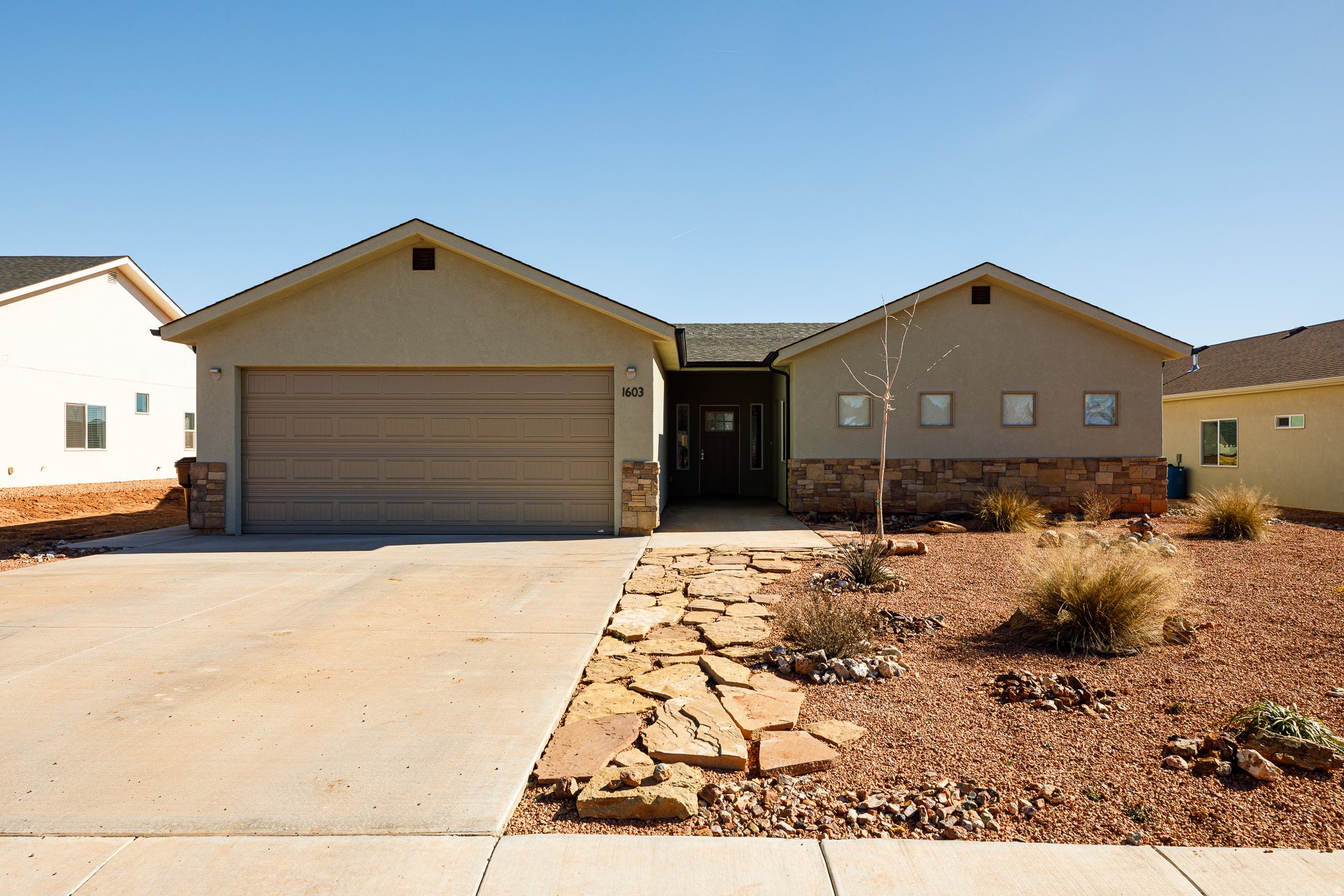 1603 S CREEKSIDE DR, Kanab, UT 84741 — photo 1