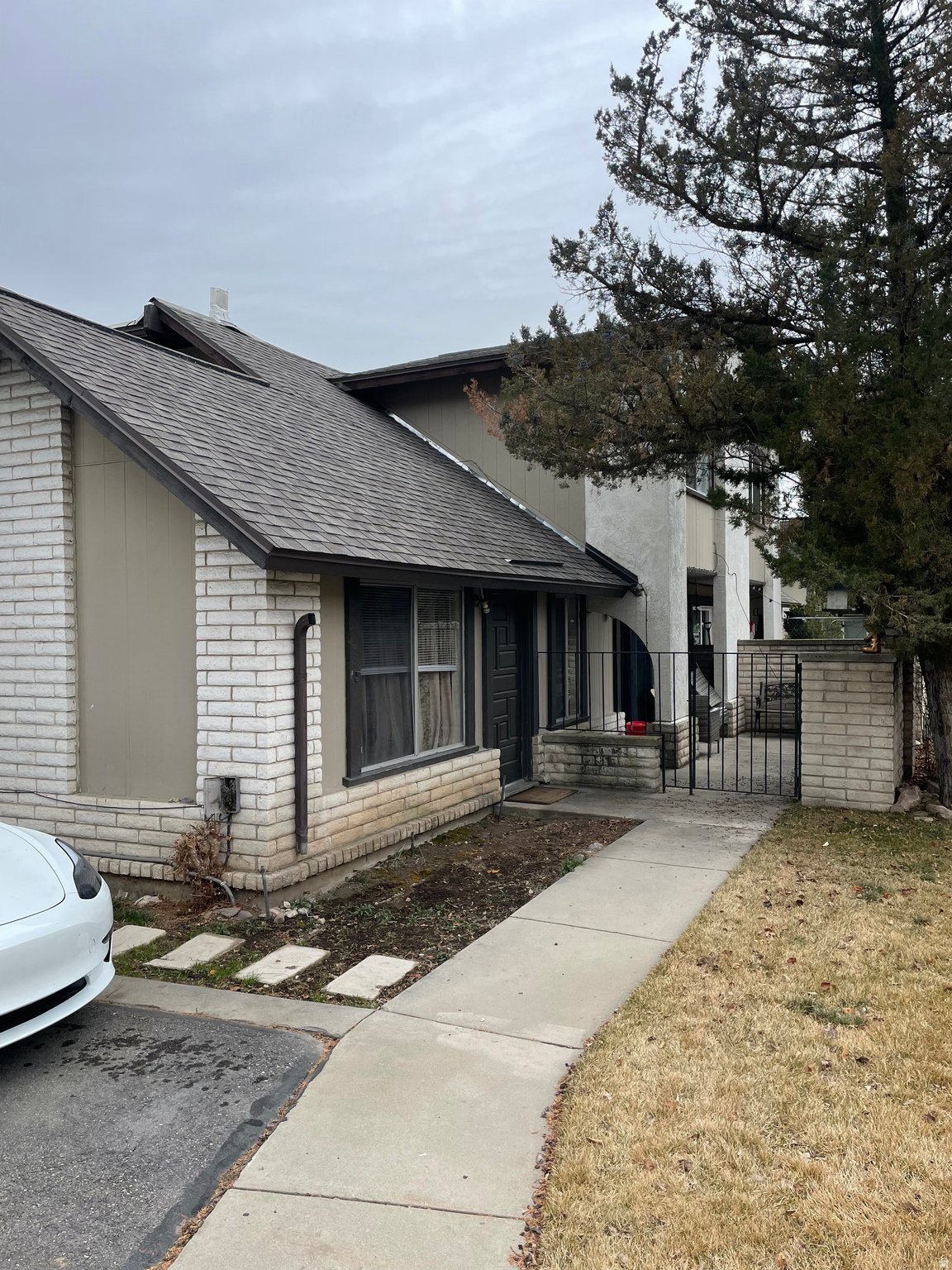 158 W WOODSIDE DR, Provo, UT 84604 — photo 1