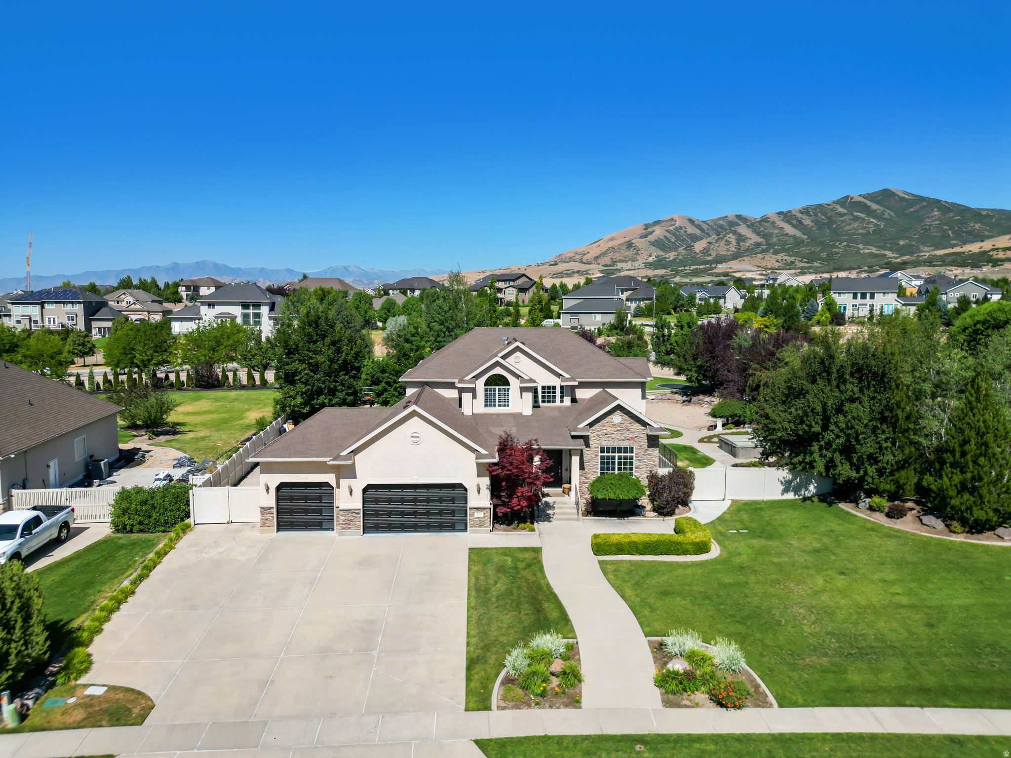 11597 N SUNSET HILLS DR