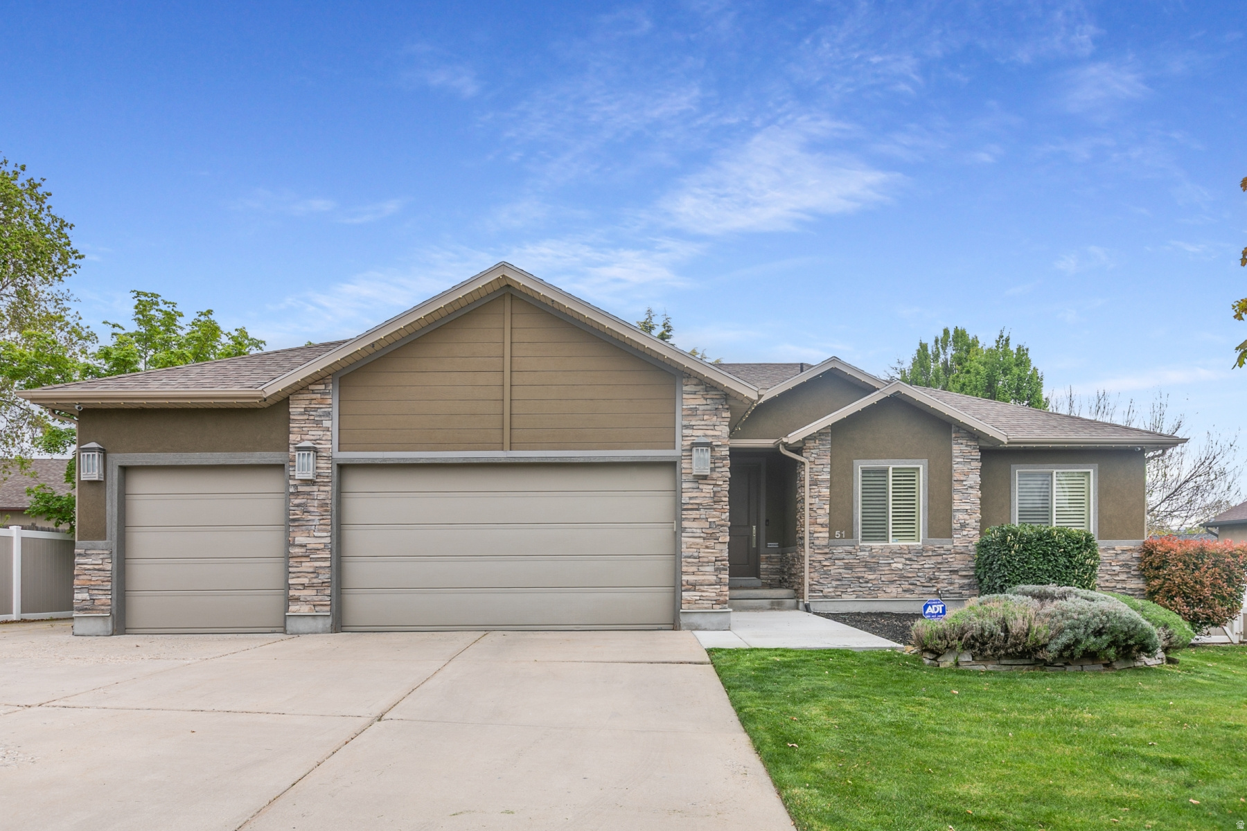 51 W STAUFFER LN, Murray, UT 84107 — photo 1