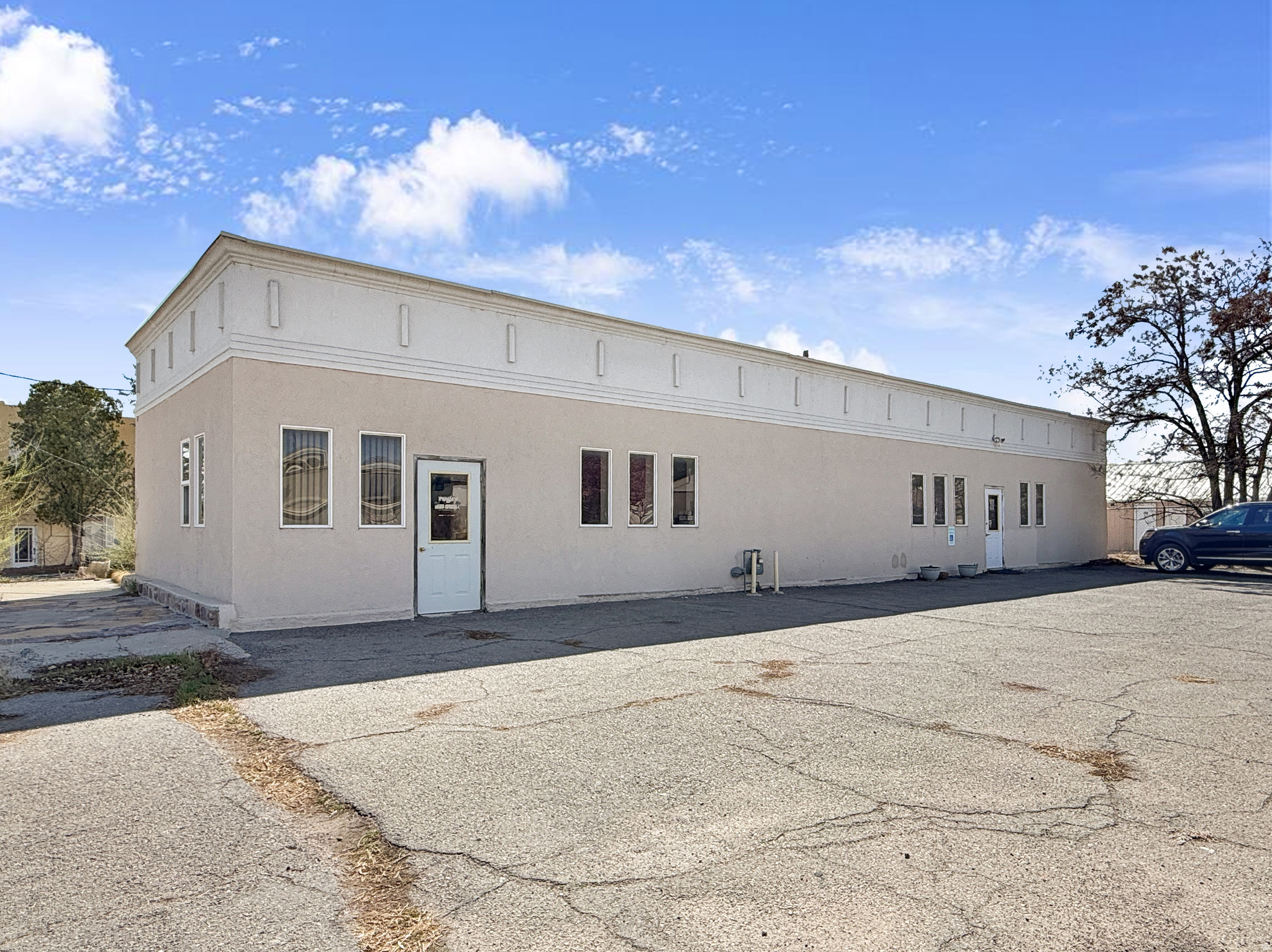 190 E MAIN ST