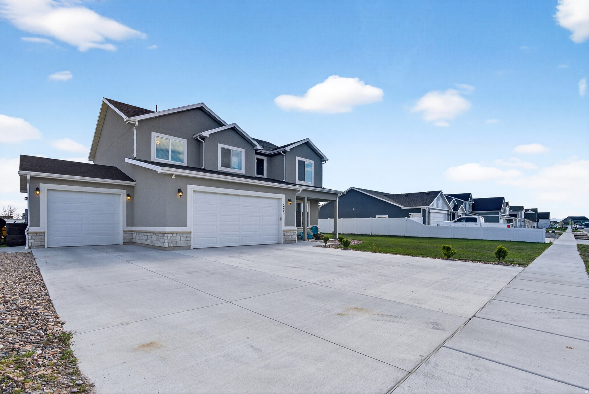 2429 W 2900 N, Farr West, UT 84404 — photo 1