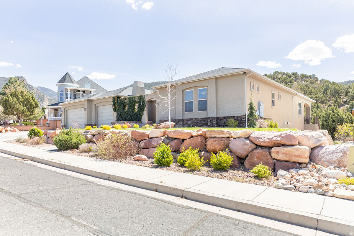888 E FIDDLERS RD, Cedar City, UT 84721 — photo 1