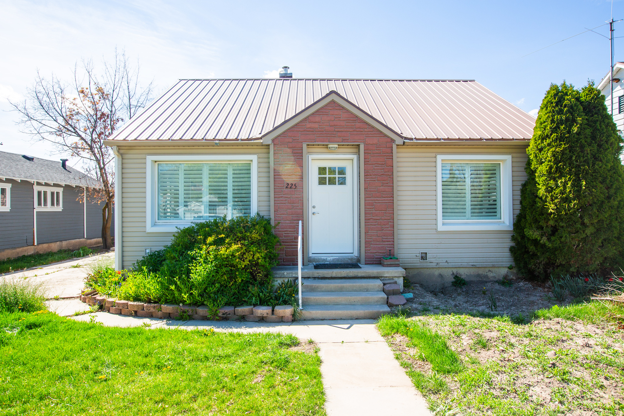 225 N 200 E, Tremonton, UT 84337 — photo 1