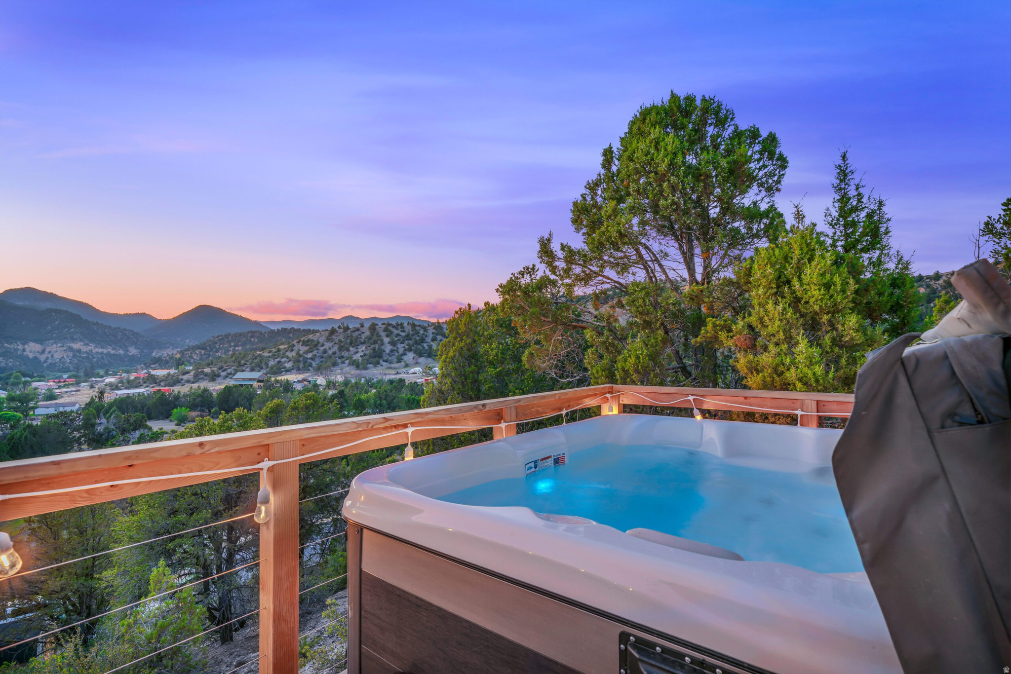 360 E OVERLOOK LN, Glendale, UT 84729 — photo 1
