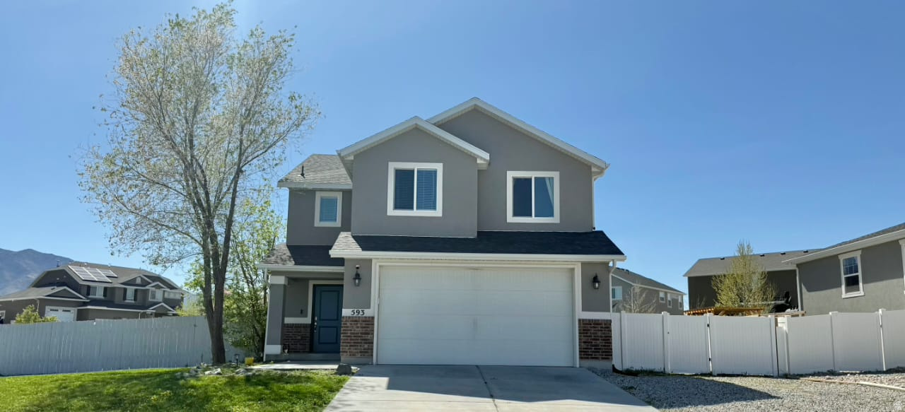 593 W FIRESIDE LN