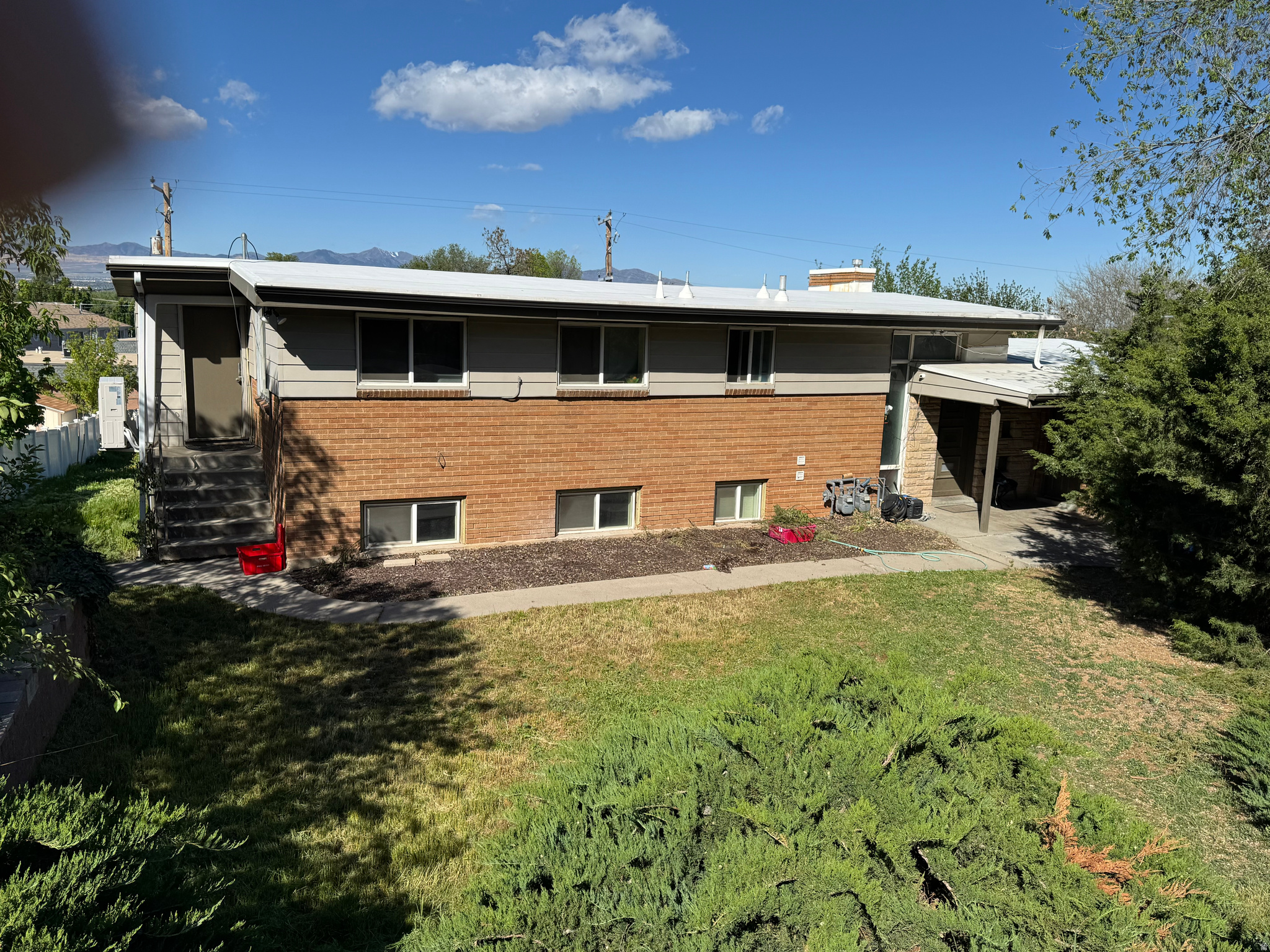 1766 E SOUTHWOODSIDE DR, Holladay, UT 84124 — photo 1