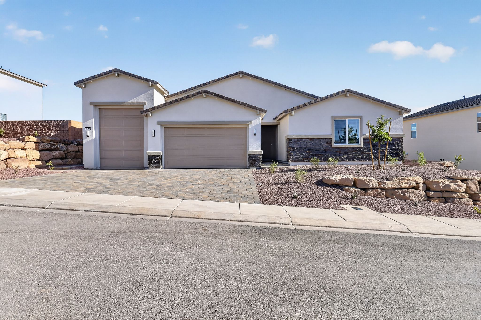 3054 W ORCO LN