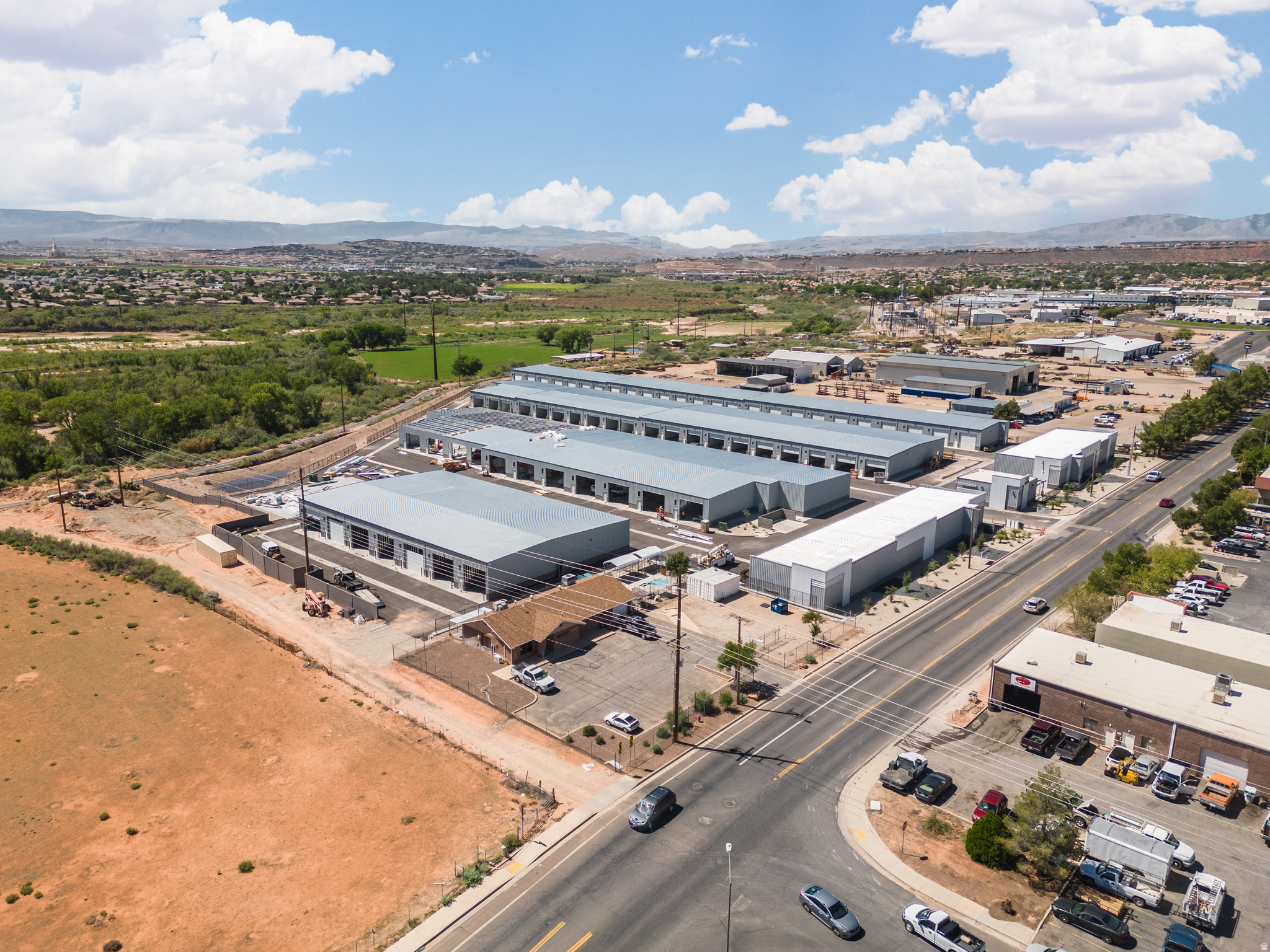 24 E INDUSTRIAL DR #G, Washington, UT 84780 — photo 1