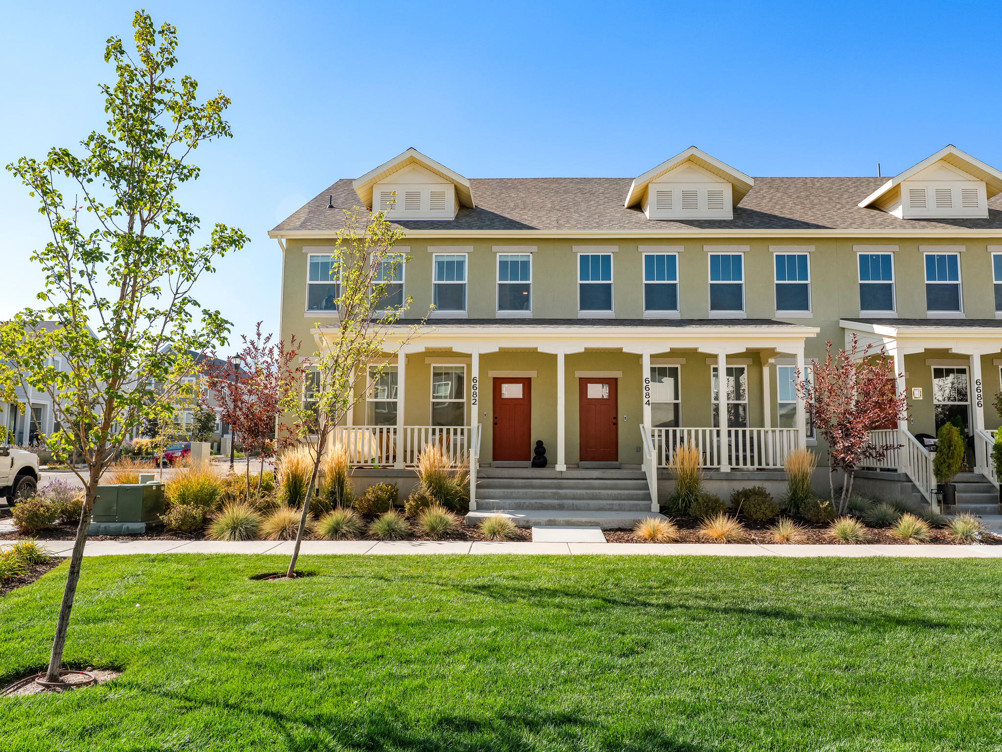 6682 W LEANDER DR, South Jordan, UT 84009 — photo 1