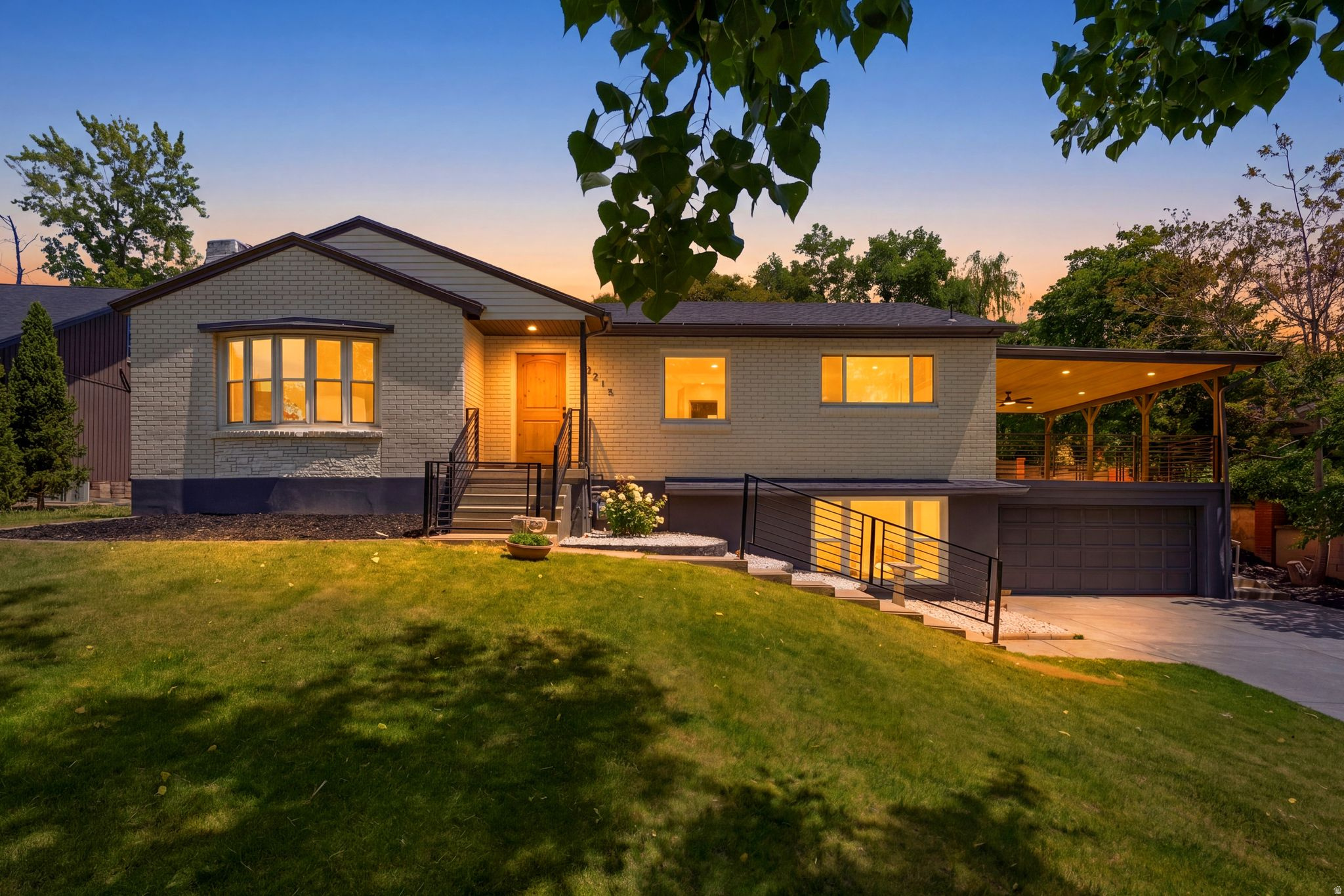 4215 S HOLLADAY BLVD, Holladay, UT 84124 — photo 1