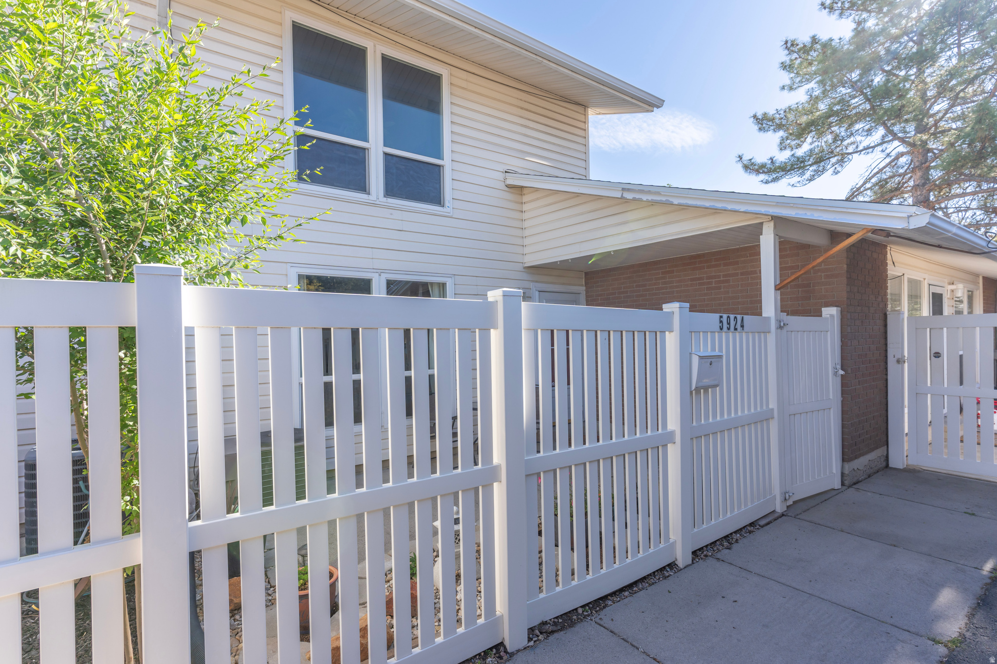 5924 S SULTAN CIR, Murray, UT 84107 — photo 1