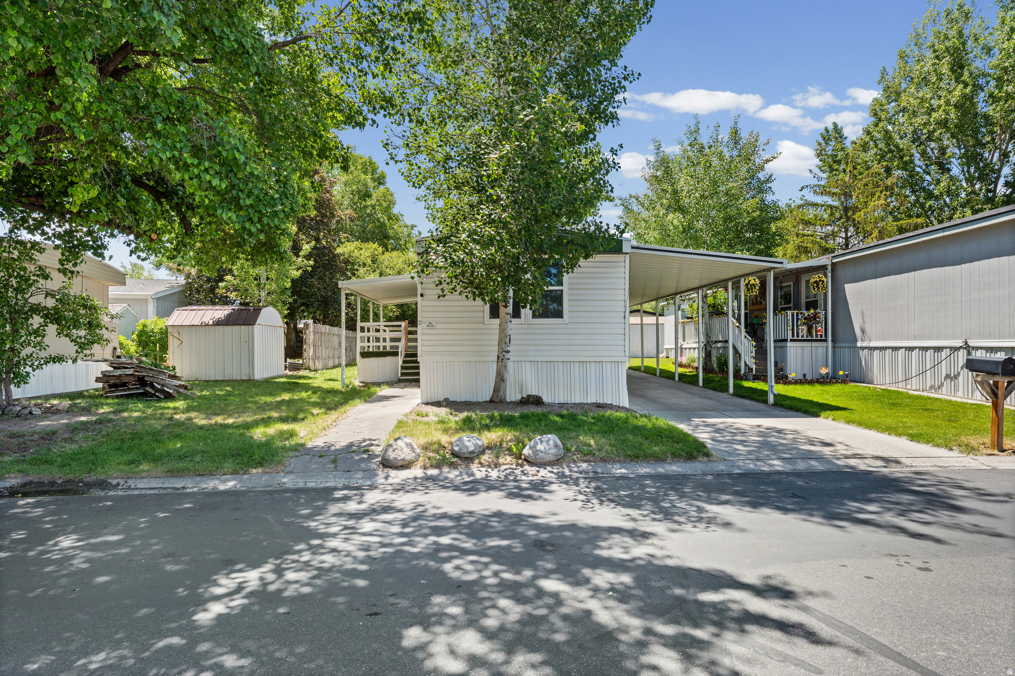 881 W STORM MOUTAIN DR, Taylorsville, UT 84123 — photo 1