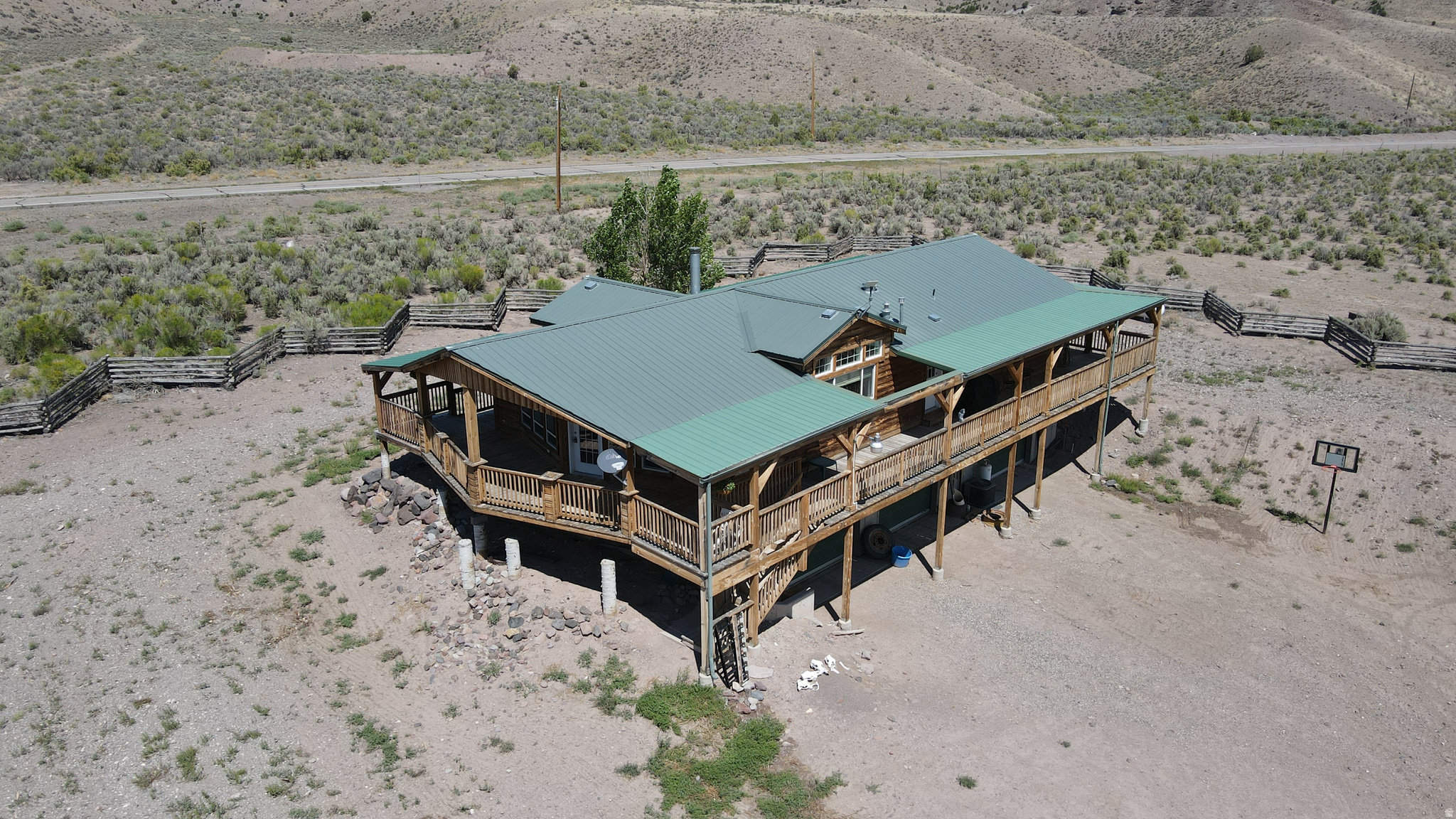 1401 W HIGHWAY 62