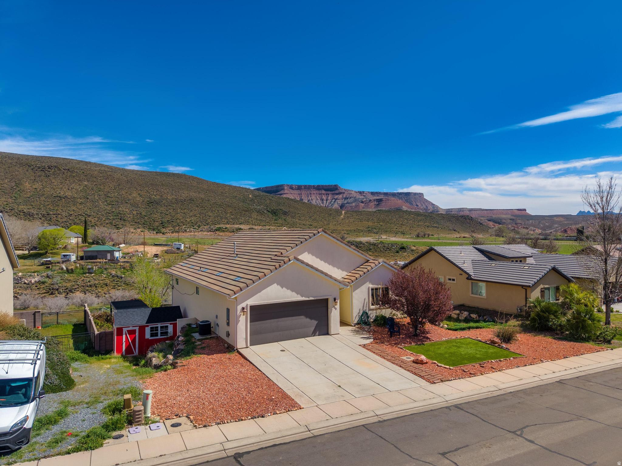 735 S PEACHTREE DR, Toquerville, UT 84774 — photo 1