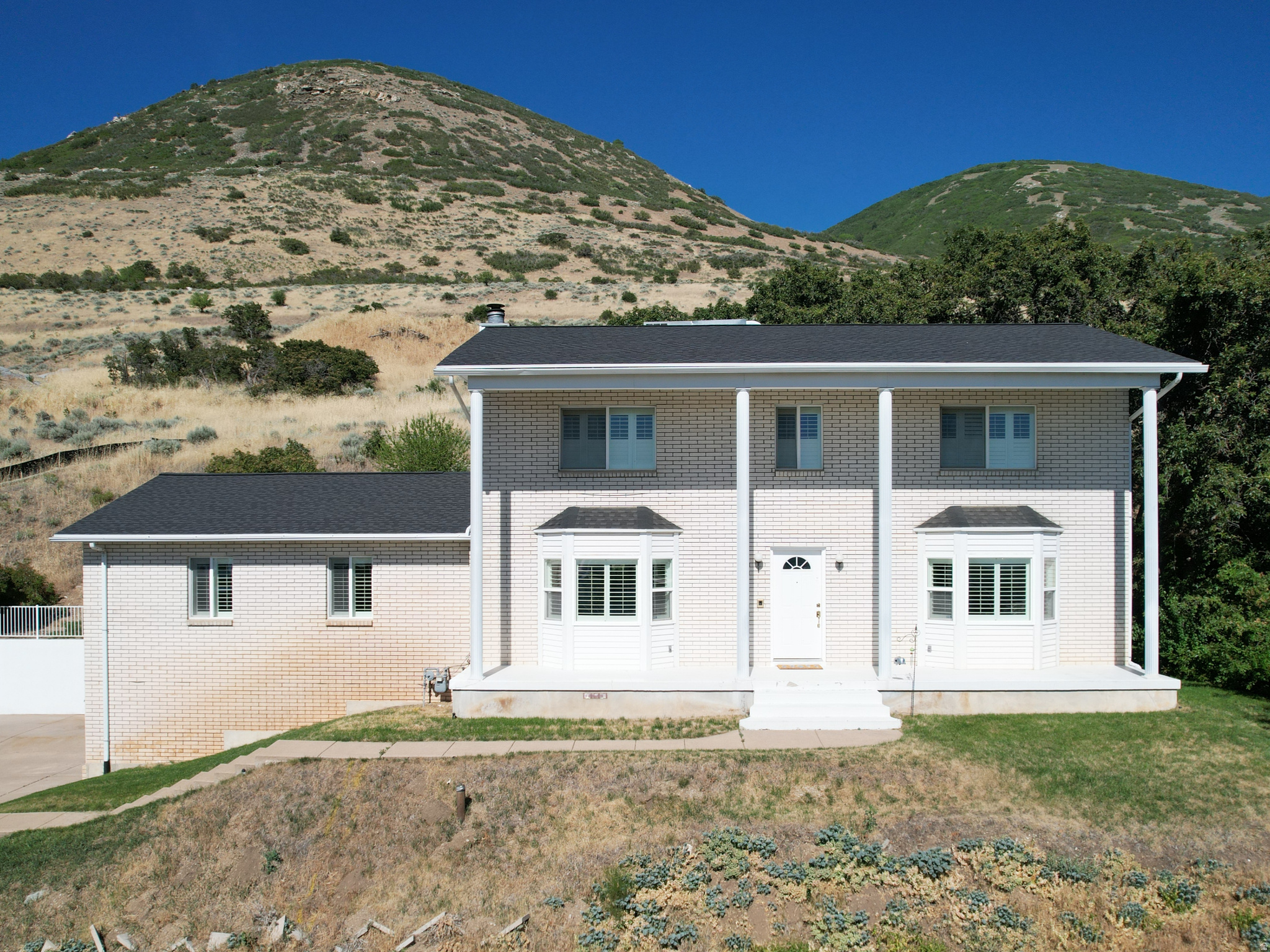 1398 N OAKRIDGE DR, Centerville, UT 84014 — photo 1