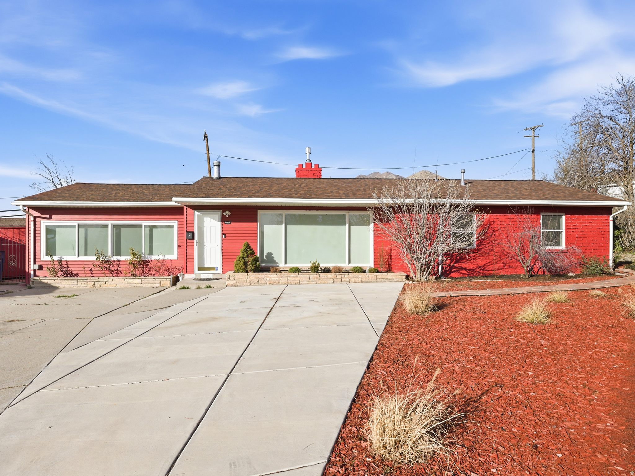 2885 E LORAN DR, Millcreek, UT 84109 — photo 1