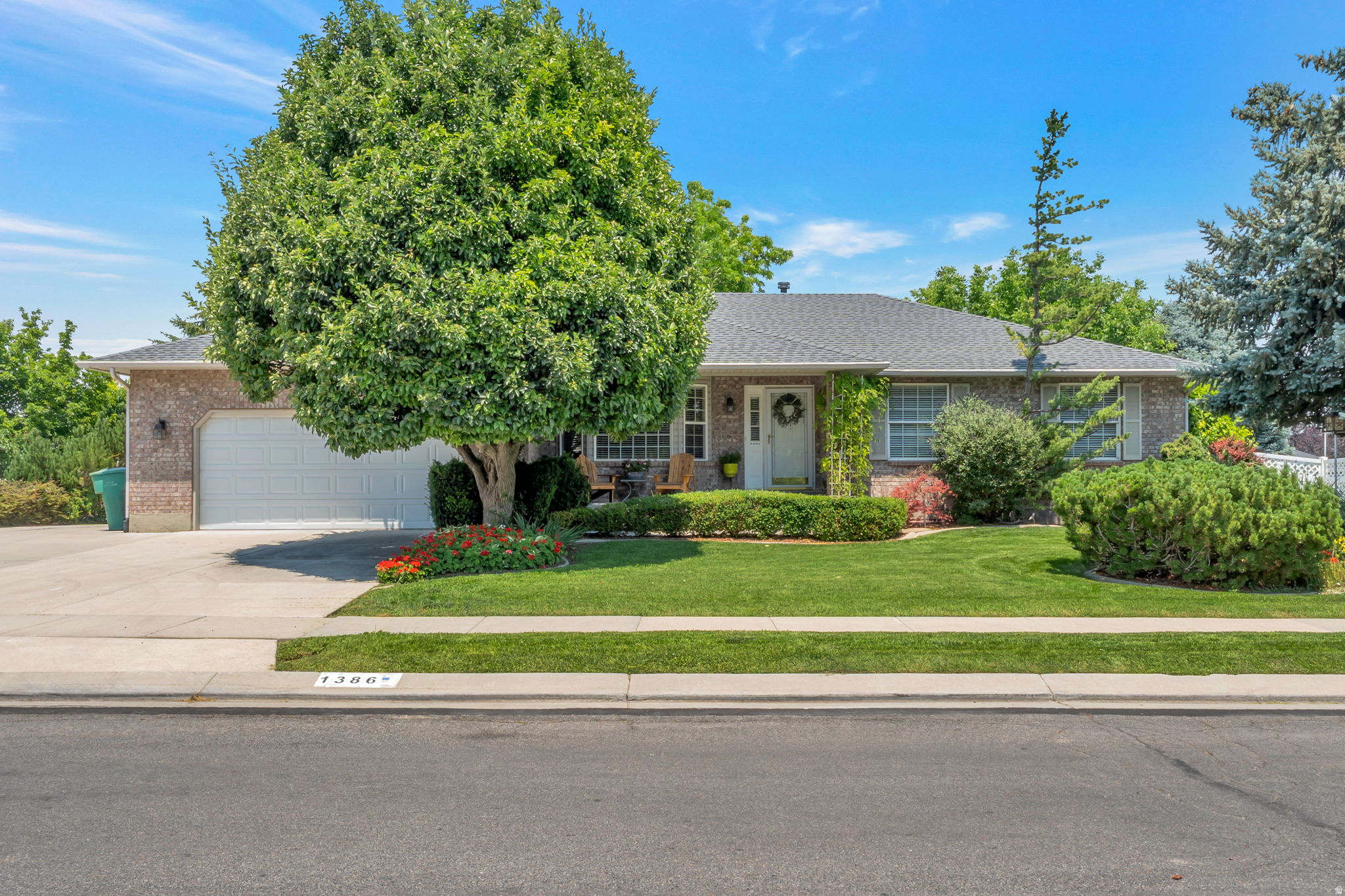 1386 W BRISTOL RIDGE RD, West Jordan, UT 84088 — photo 1
