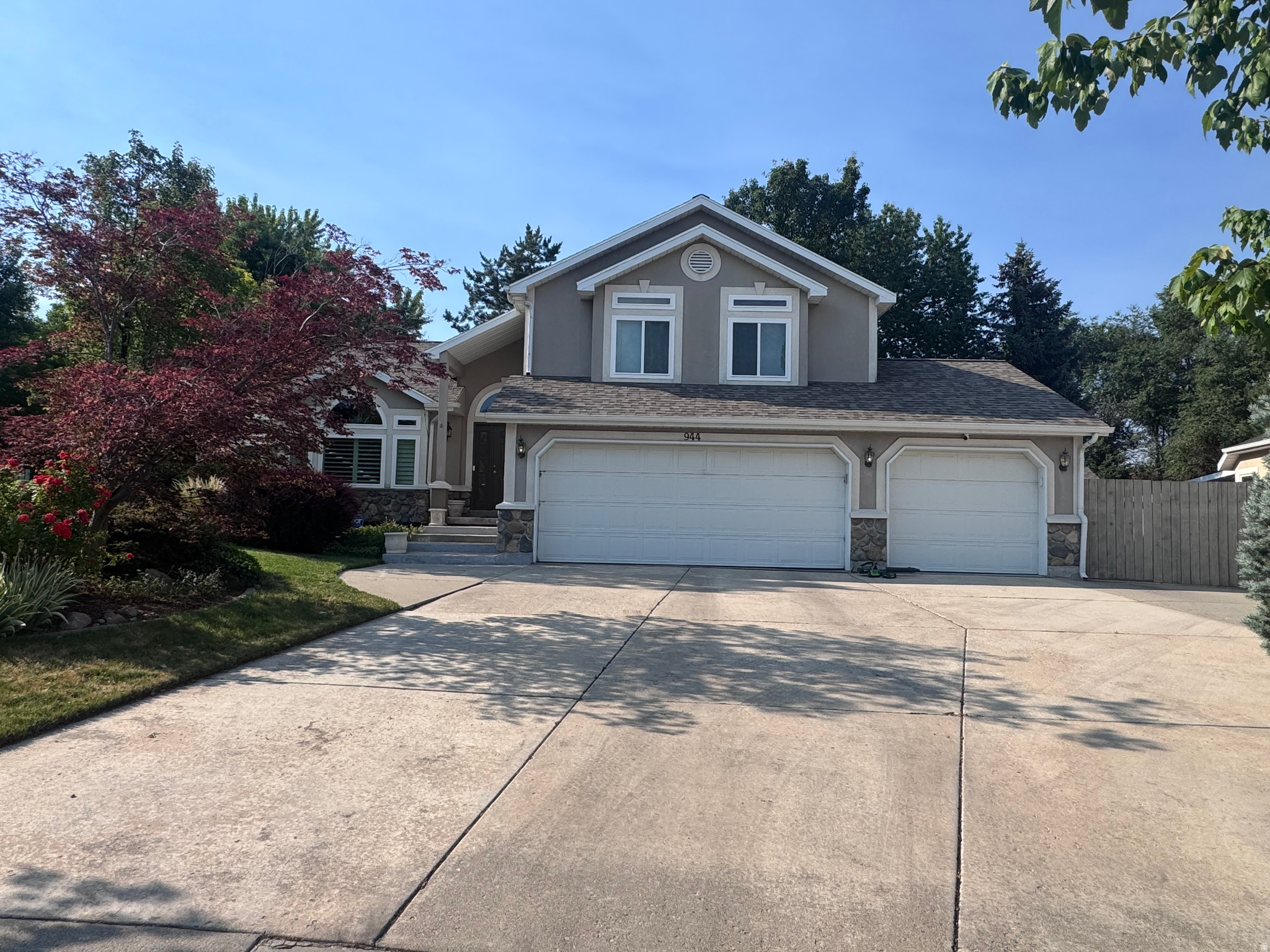 944 E BERNAY CIR, Sandy, UT 84094 — photo 1